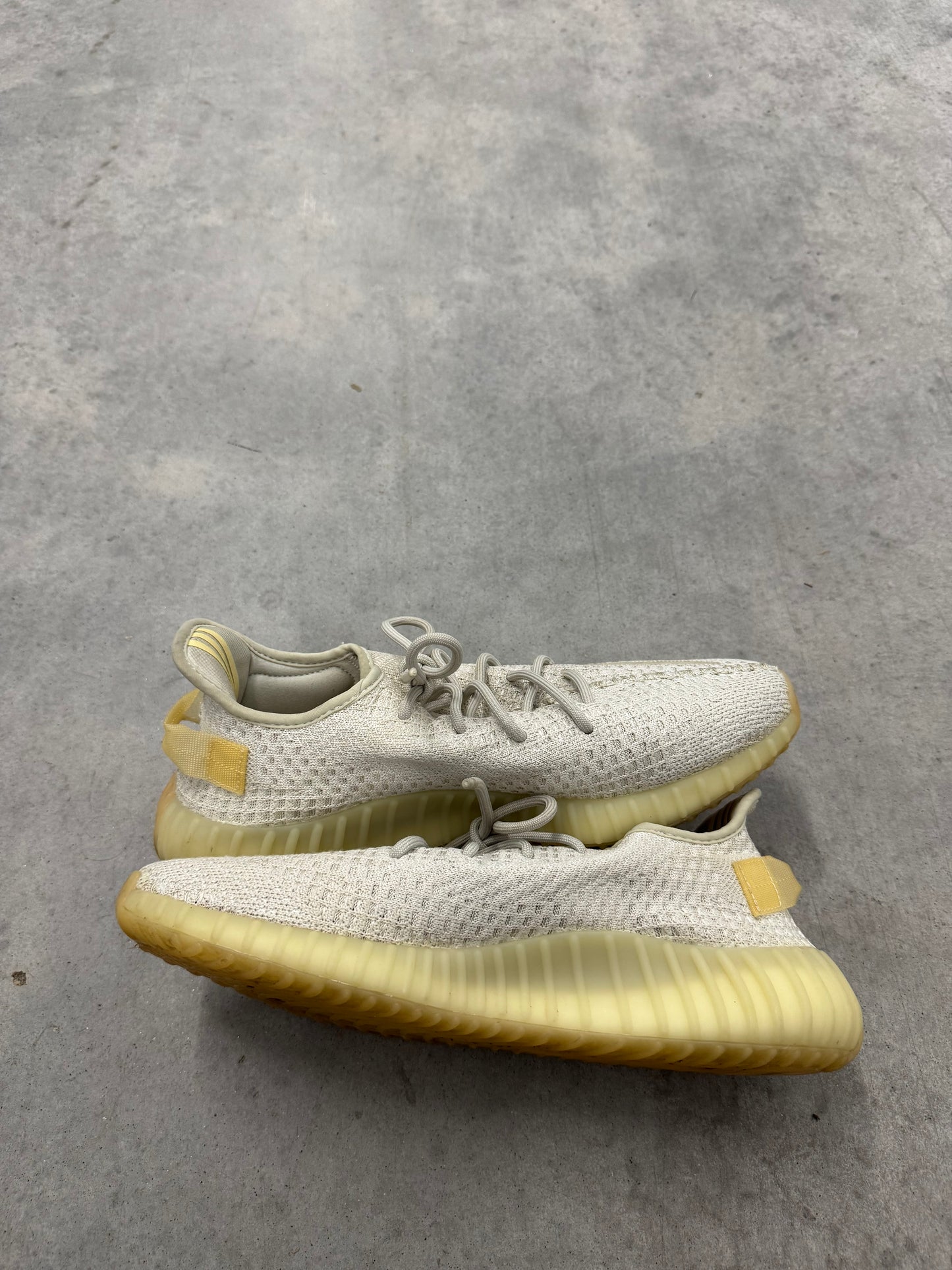 YEEZY 350 “ Light “