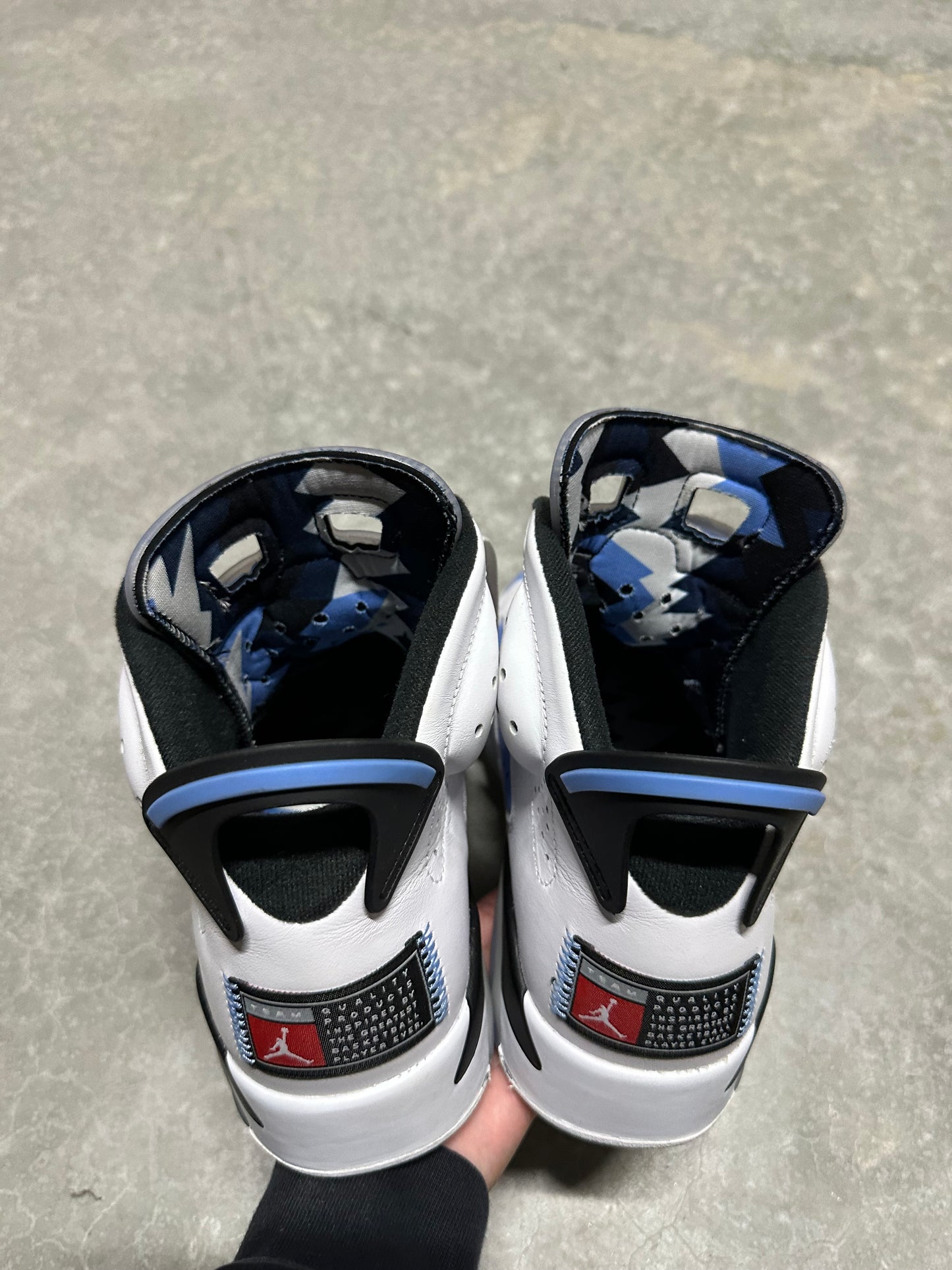 JORDAN 6 “ unc “