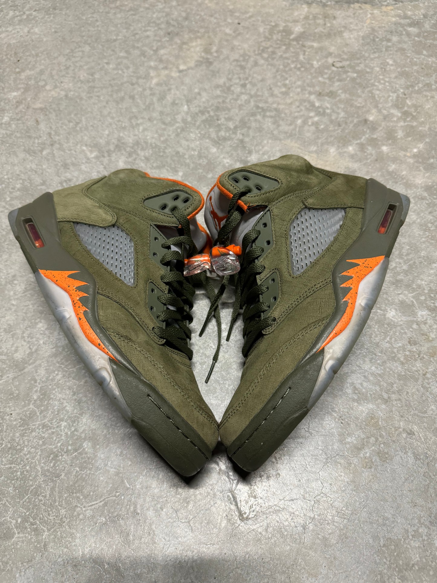 JORDAN 5 “ Olive “