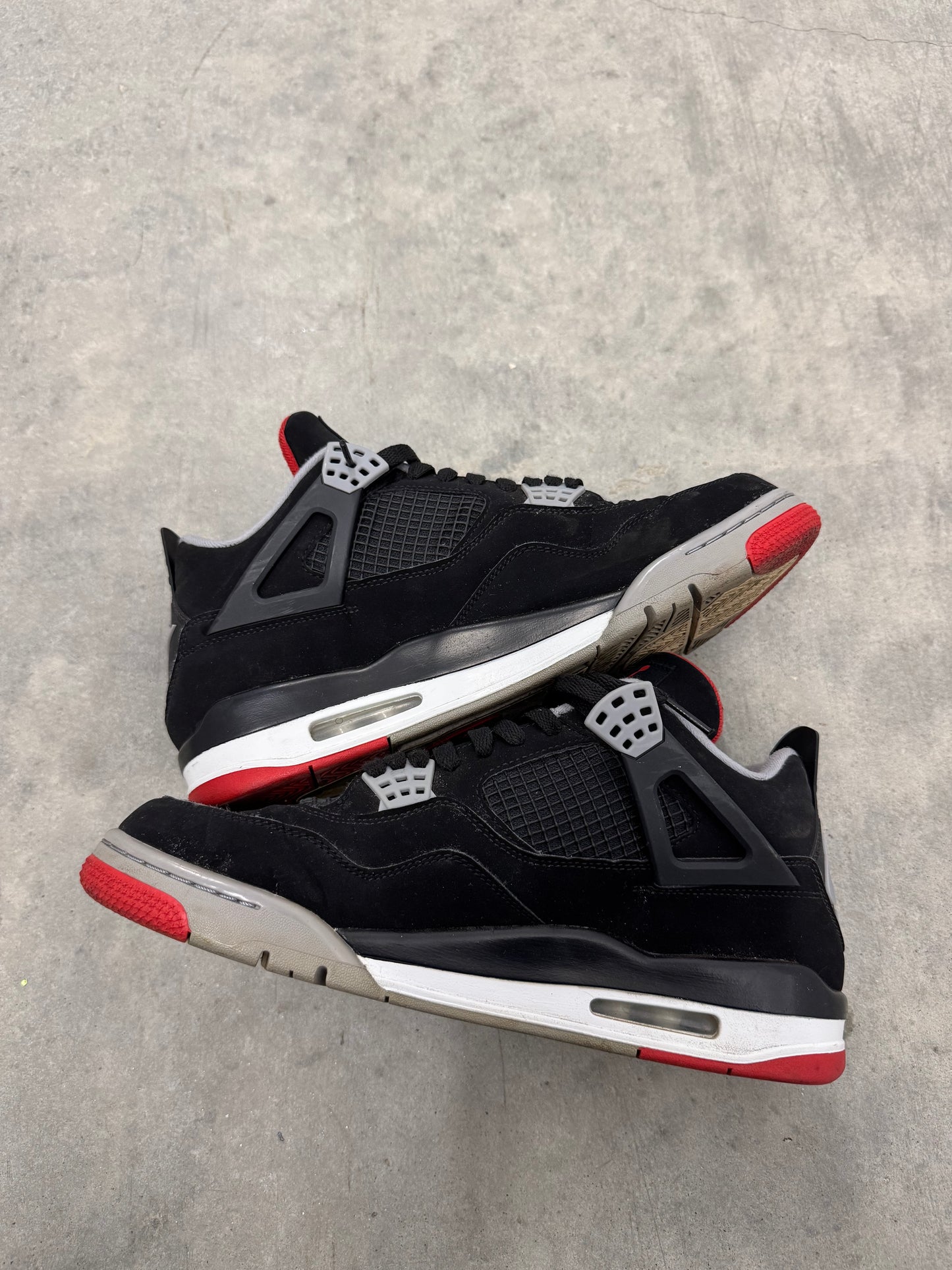 JORDAN 4 “ Bred “