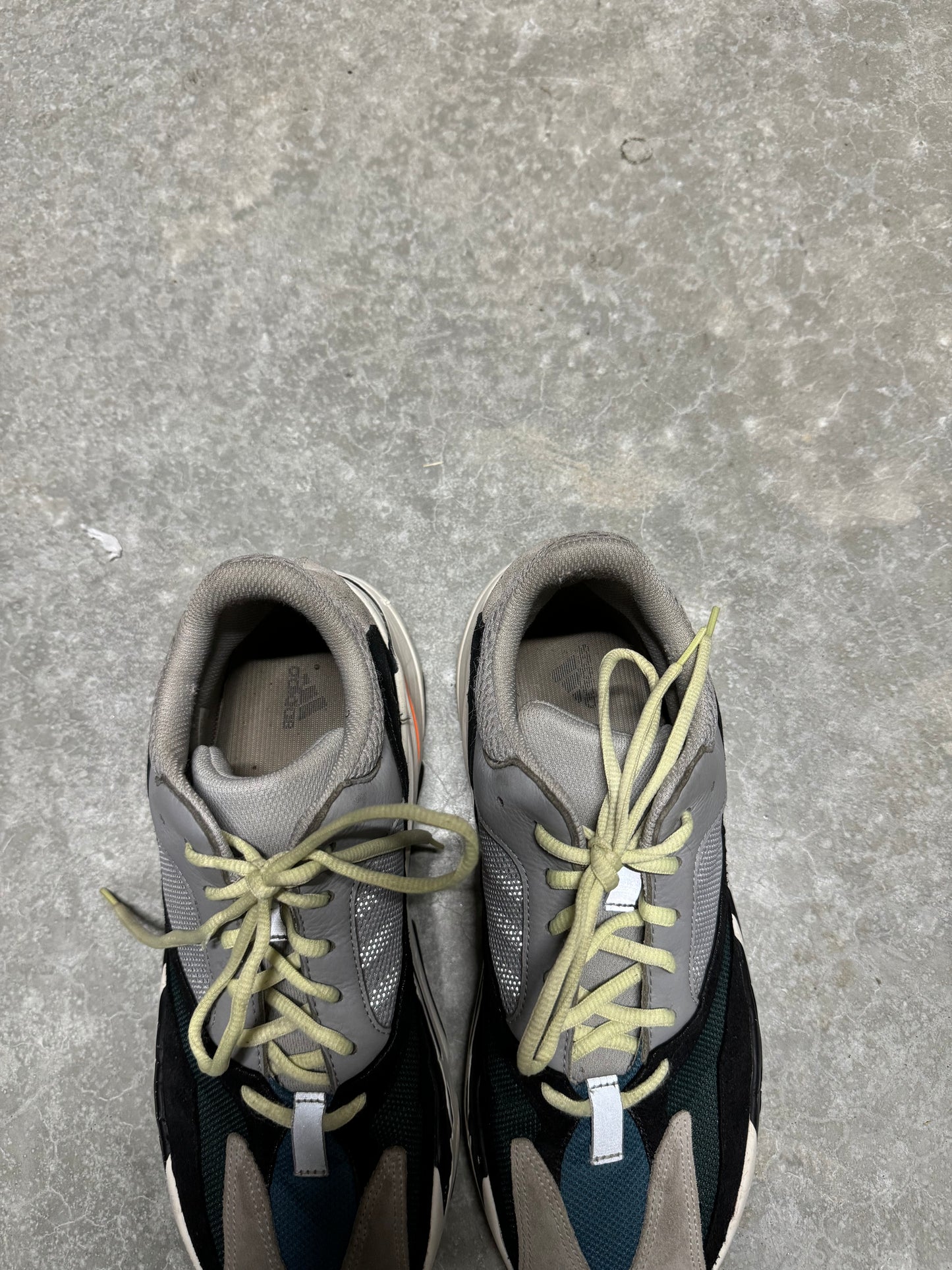 YEEZY 700 “ Wave Runner “