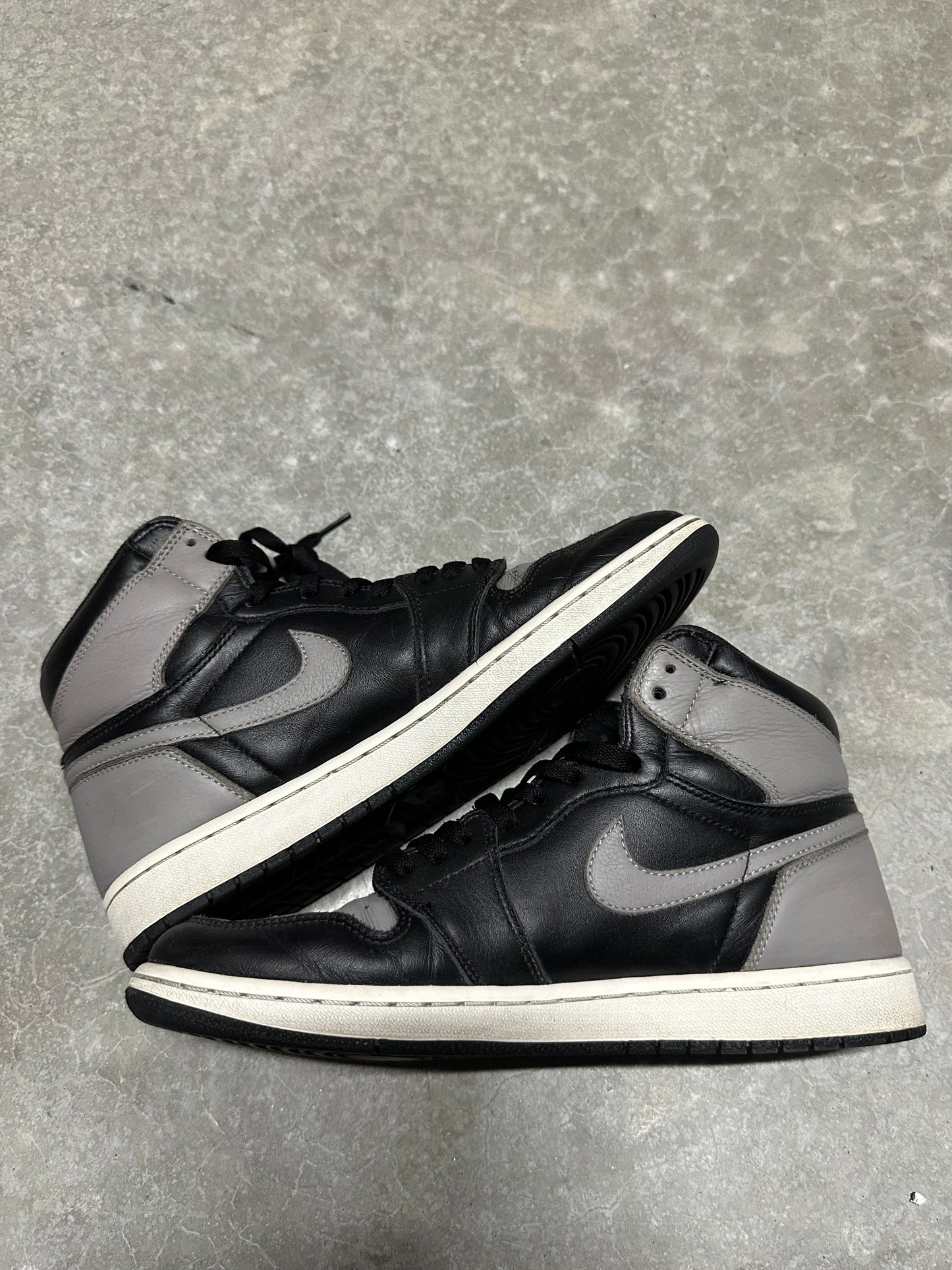 JORDAN 1 “ shadow “