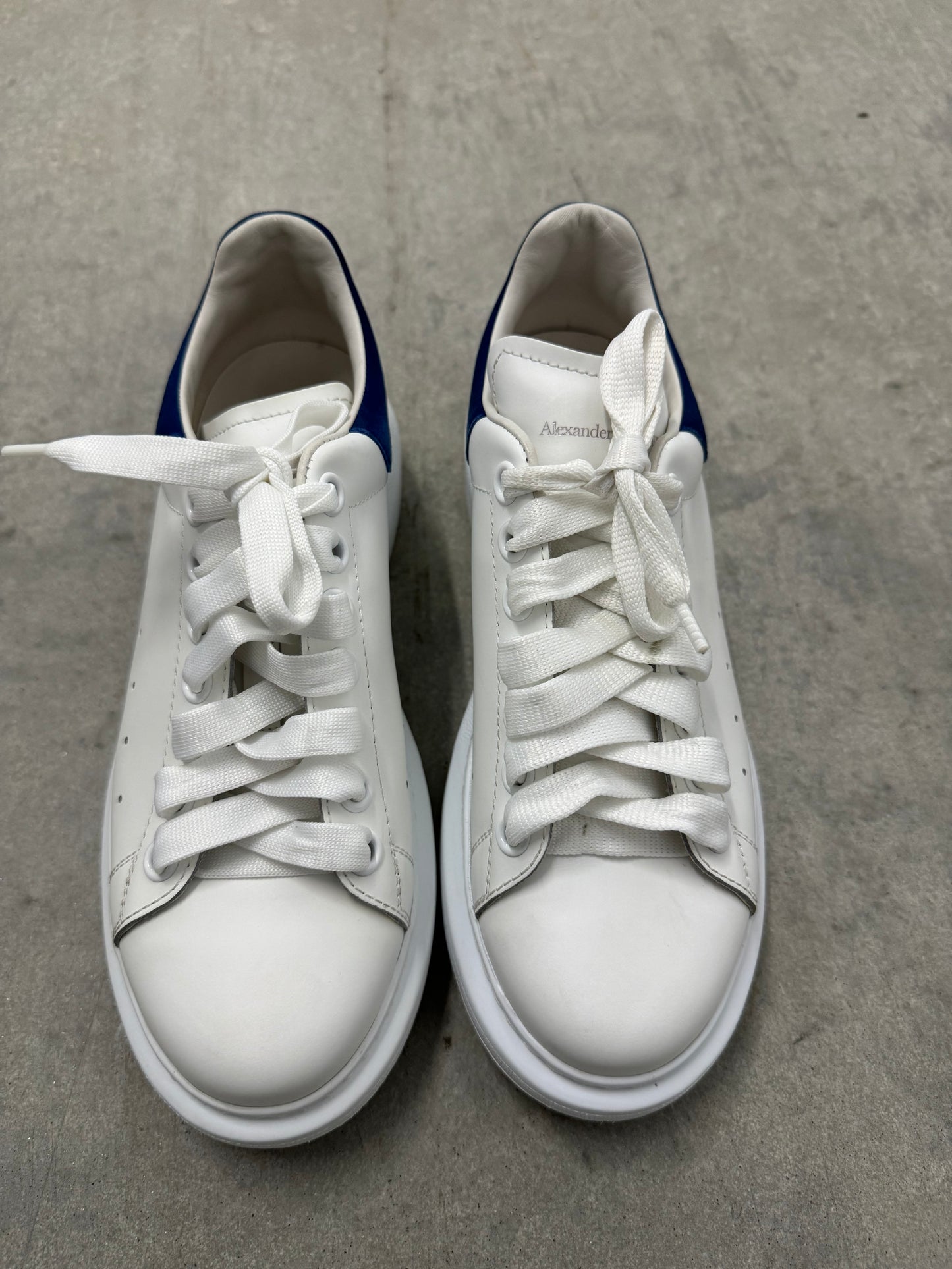 ALEXANDER MCQUEEN OVERSIZED SNEAKER “ White Paris Blue “