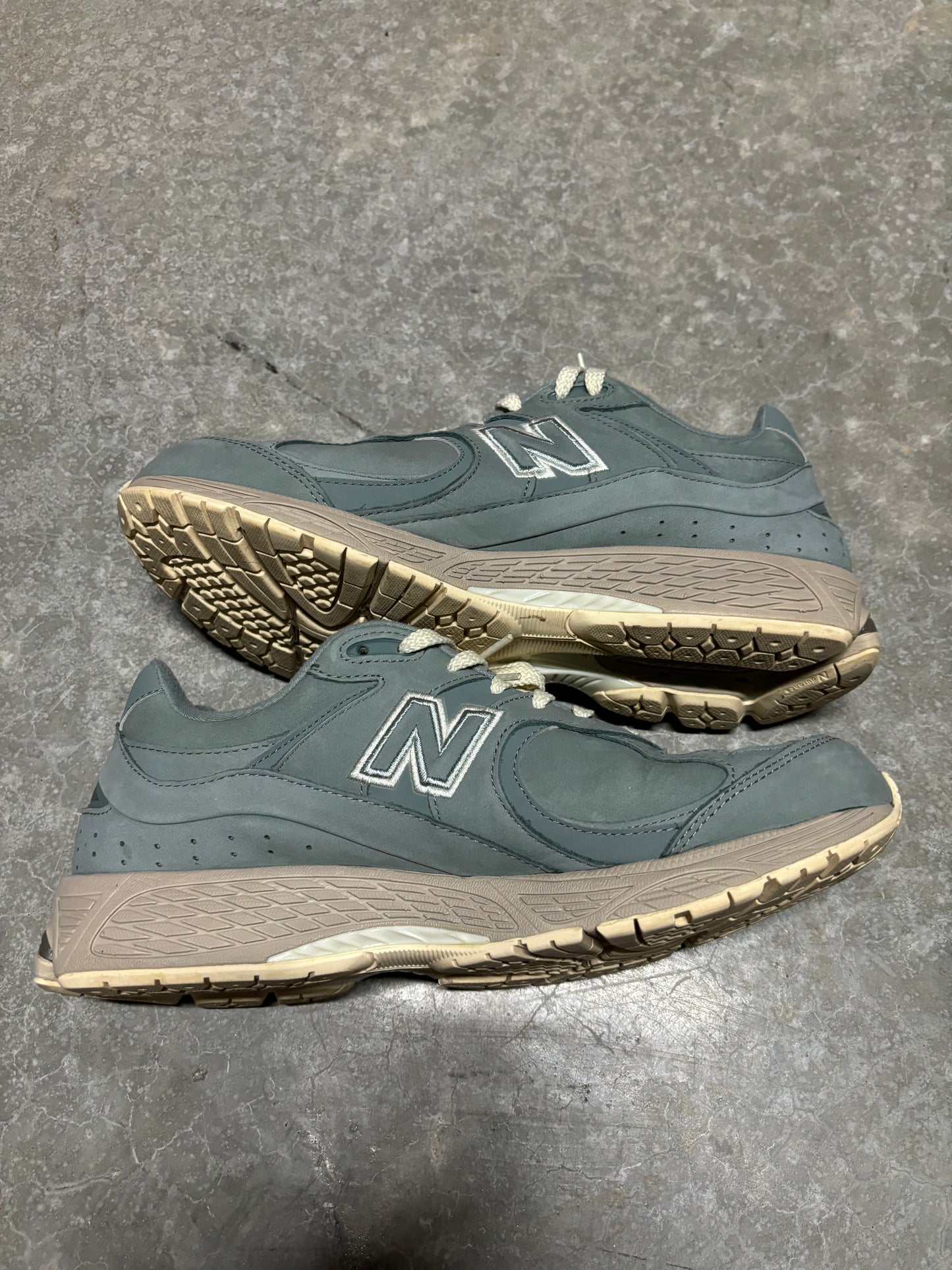 NEW BALANCE 2002R KITH “ pistachio “