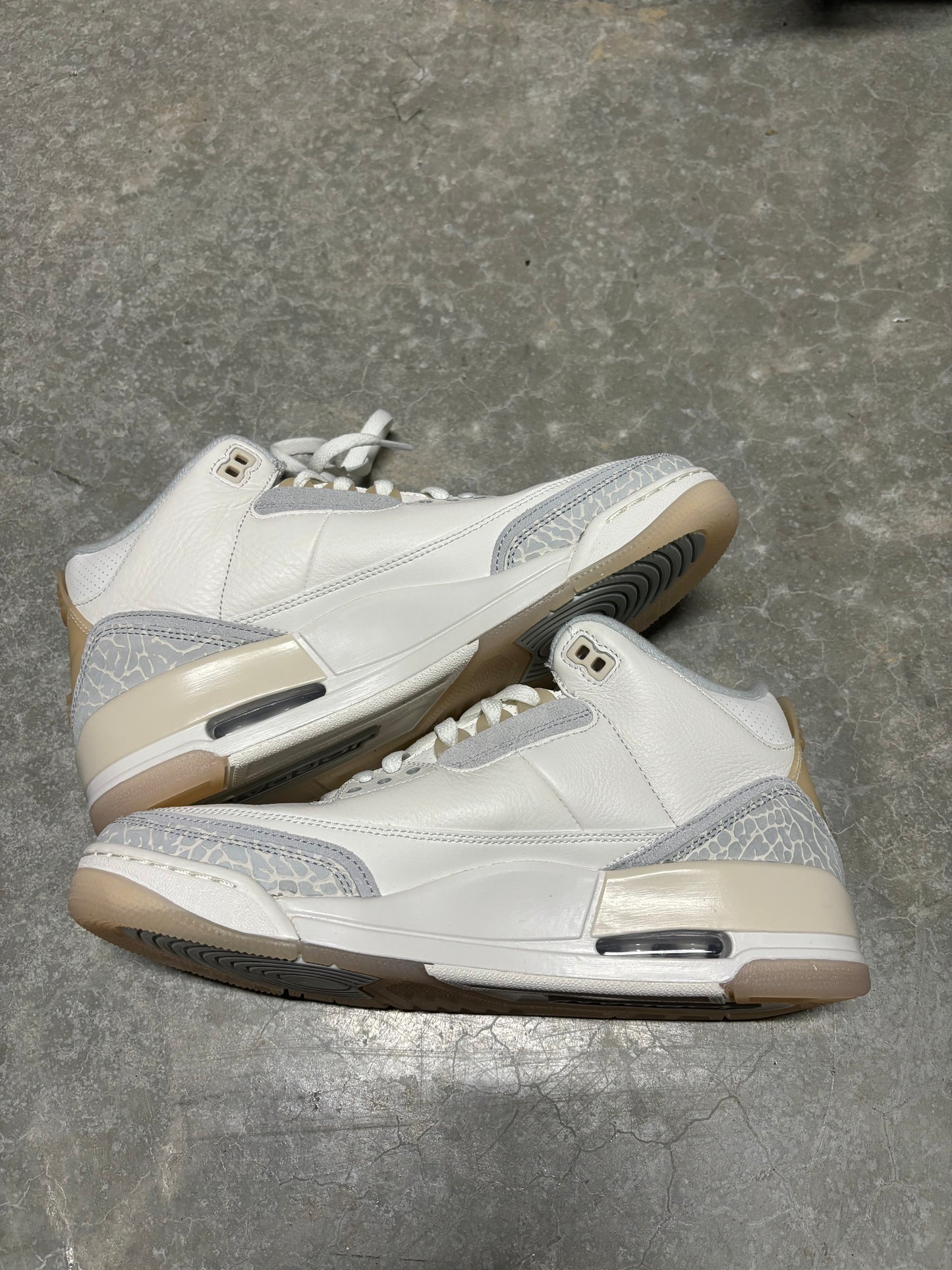 JORDAN 3 CRAFT “ ivory “