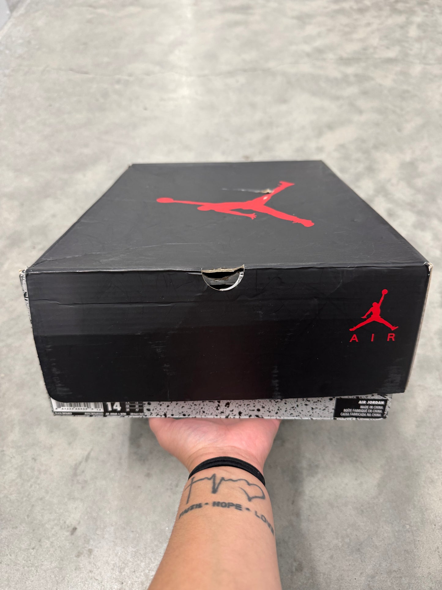 JORDAN 6 “ Infrared “