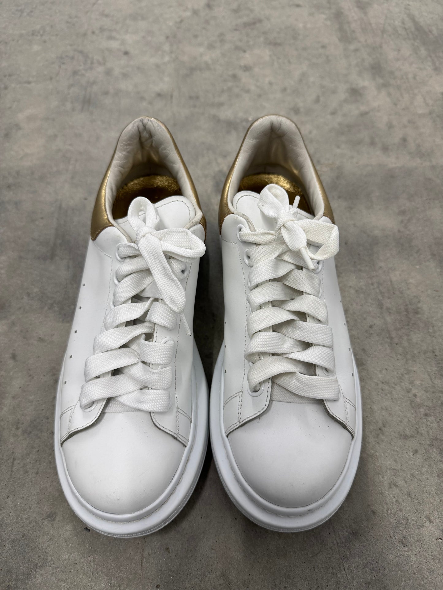 ALEXANDER MCQUEEN OVERSIZED SNEAKER “ White Gold “