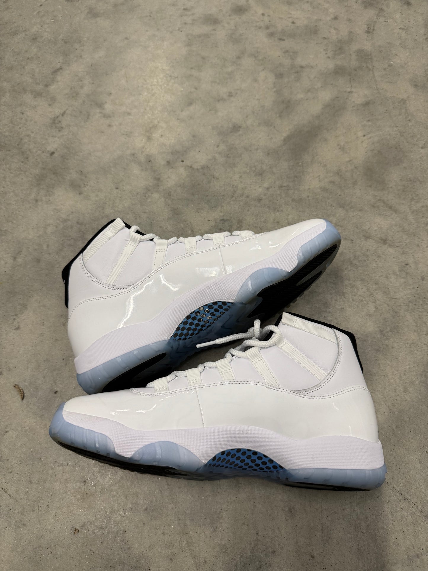 JORDAN 11 “ Legend Blue “