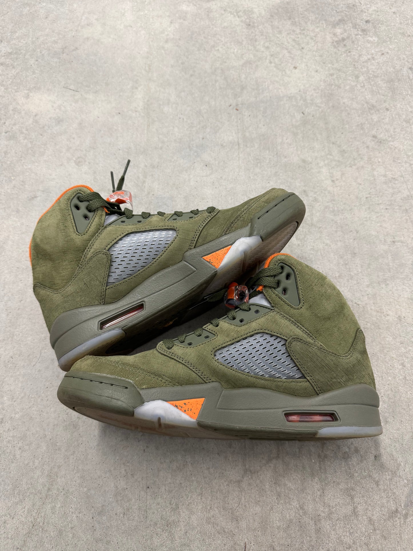 JORDAN 5 “ Olive “