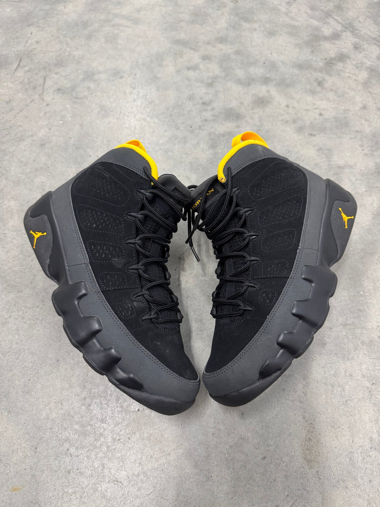 JORDAN 9 “ Dark Charcoal University Gold “