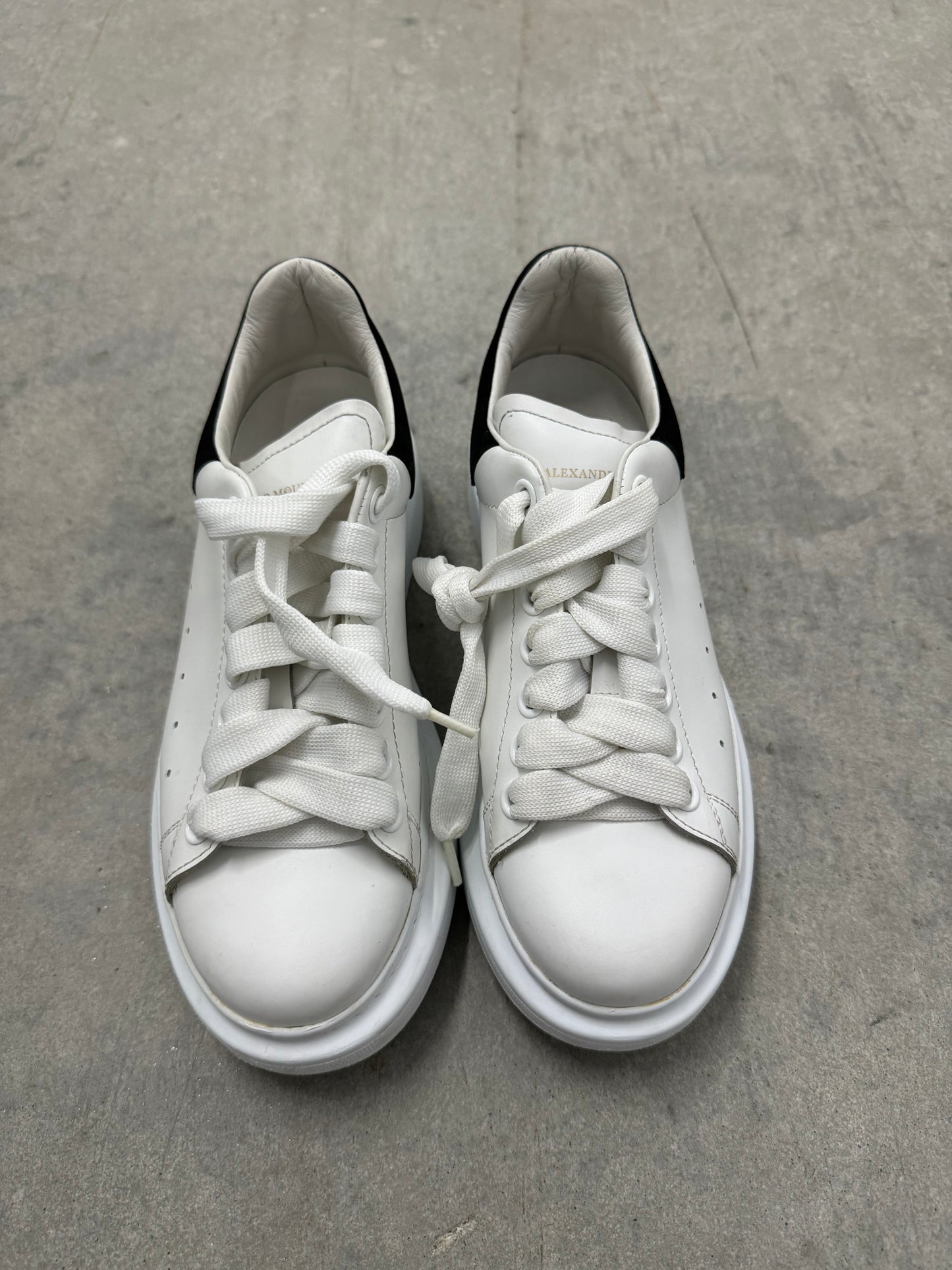 ALEXANDER MCQUEEN OVERSIZED SNEAKER “