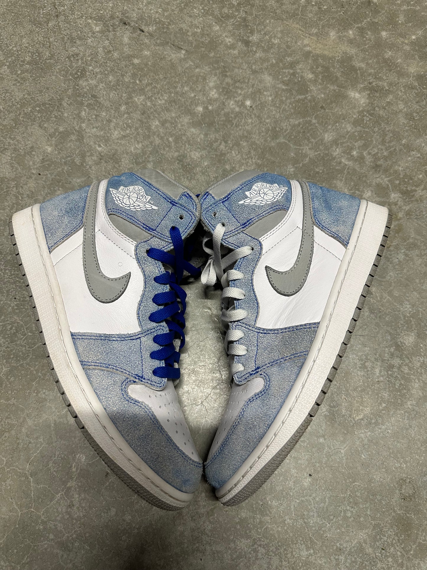 JORDAN 1 “ Hyper royal “