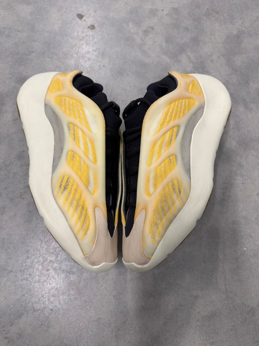 YEEZY 700 V3 “ Mono Safflower “