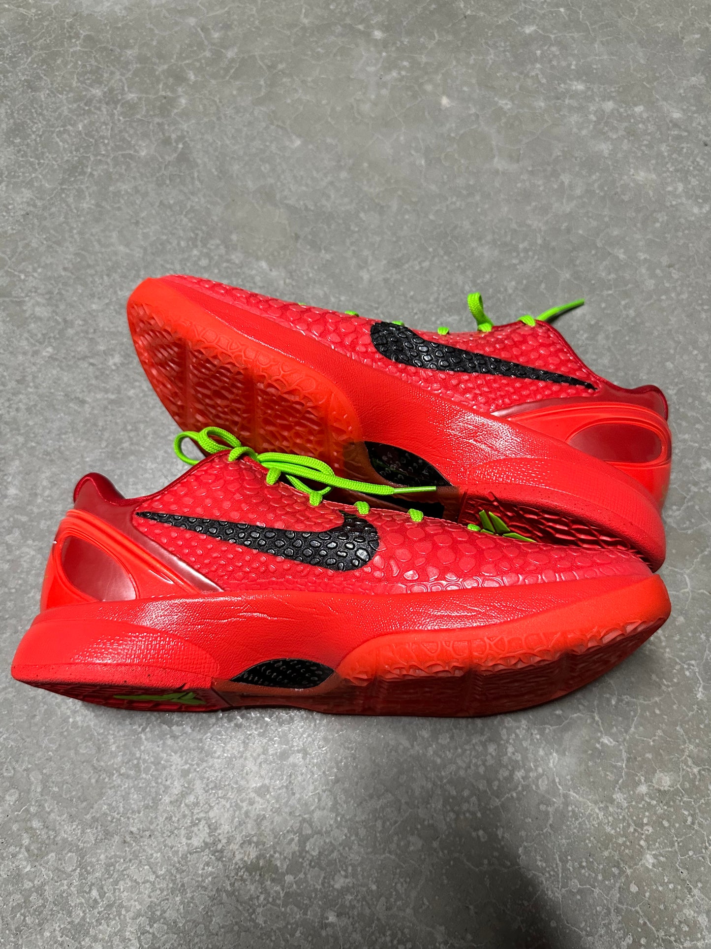 KOBE VI “ Reverse grinch “