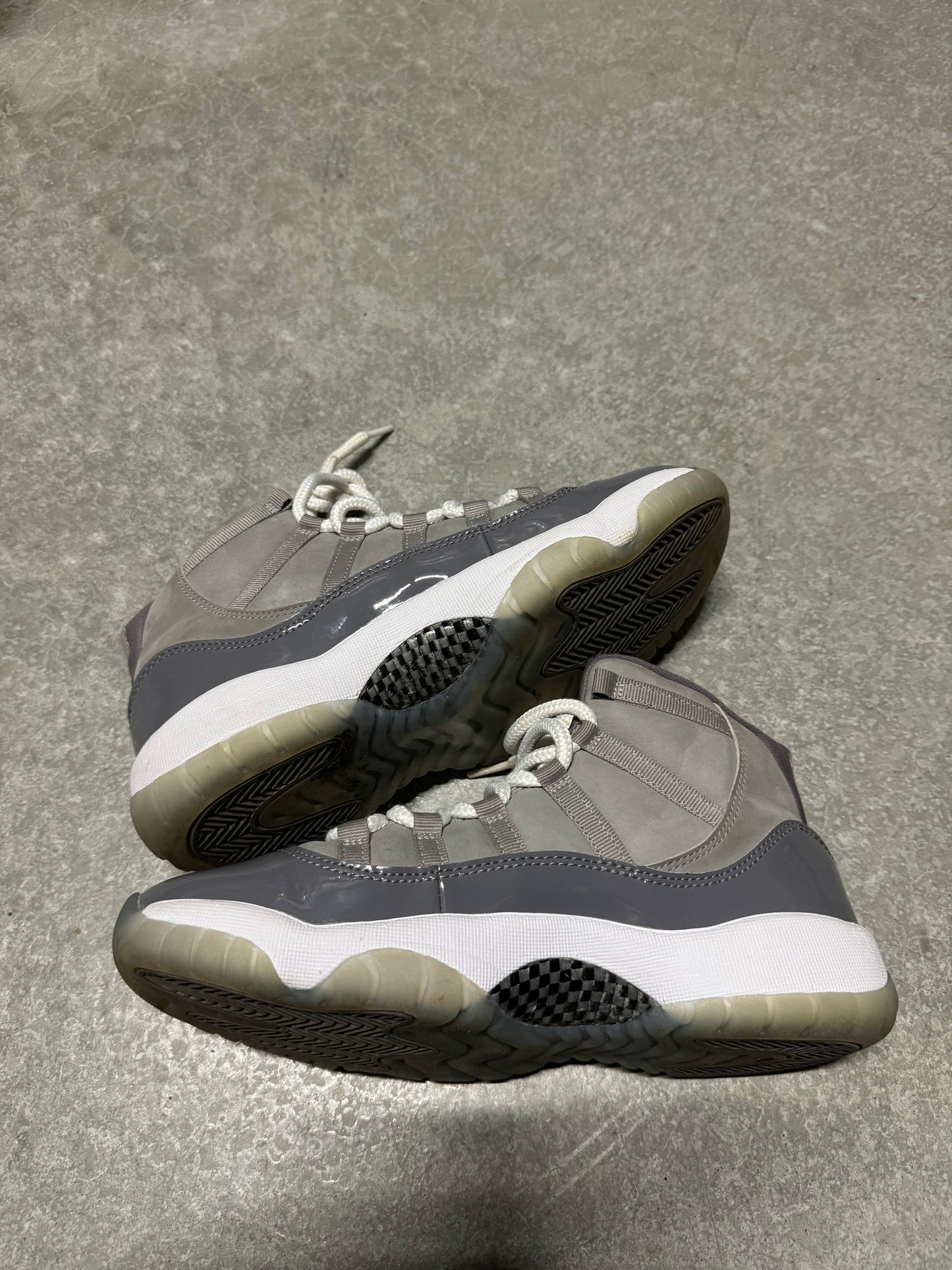 JORDAN 11 “ Cool Grey “