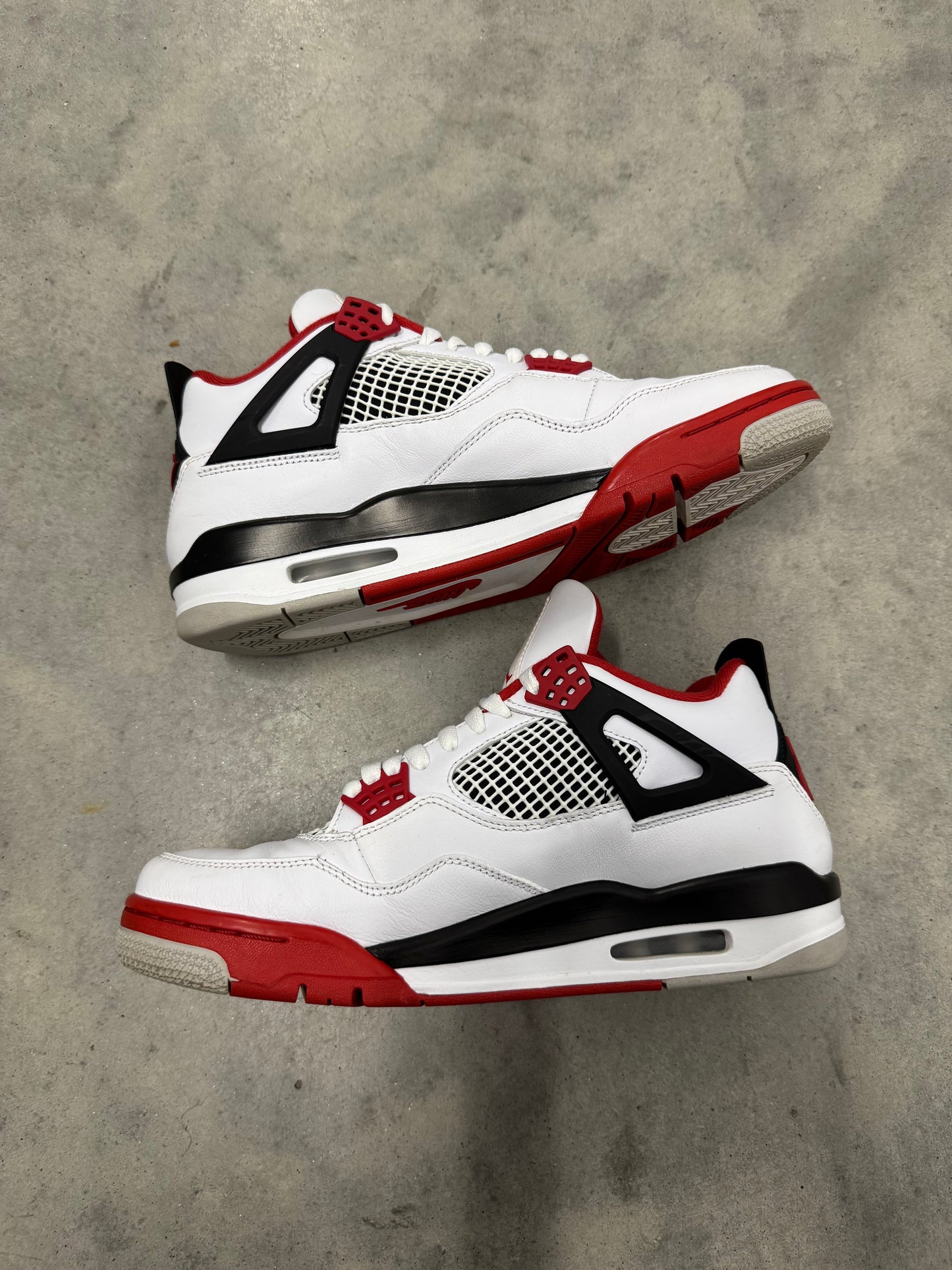 JORDAN 4 “ Fire Red “