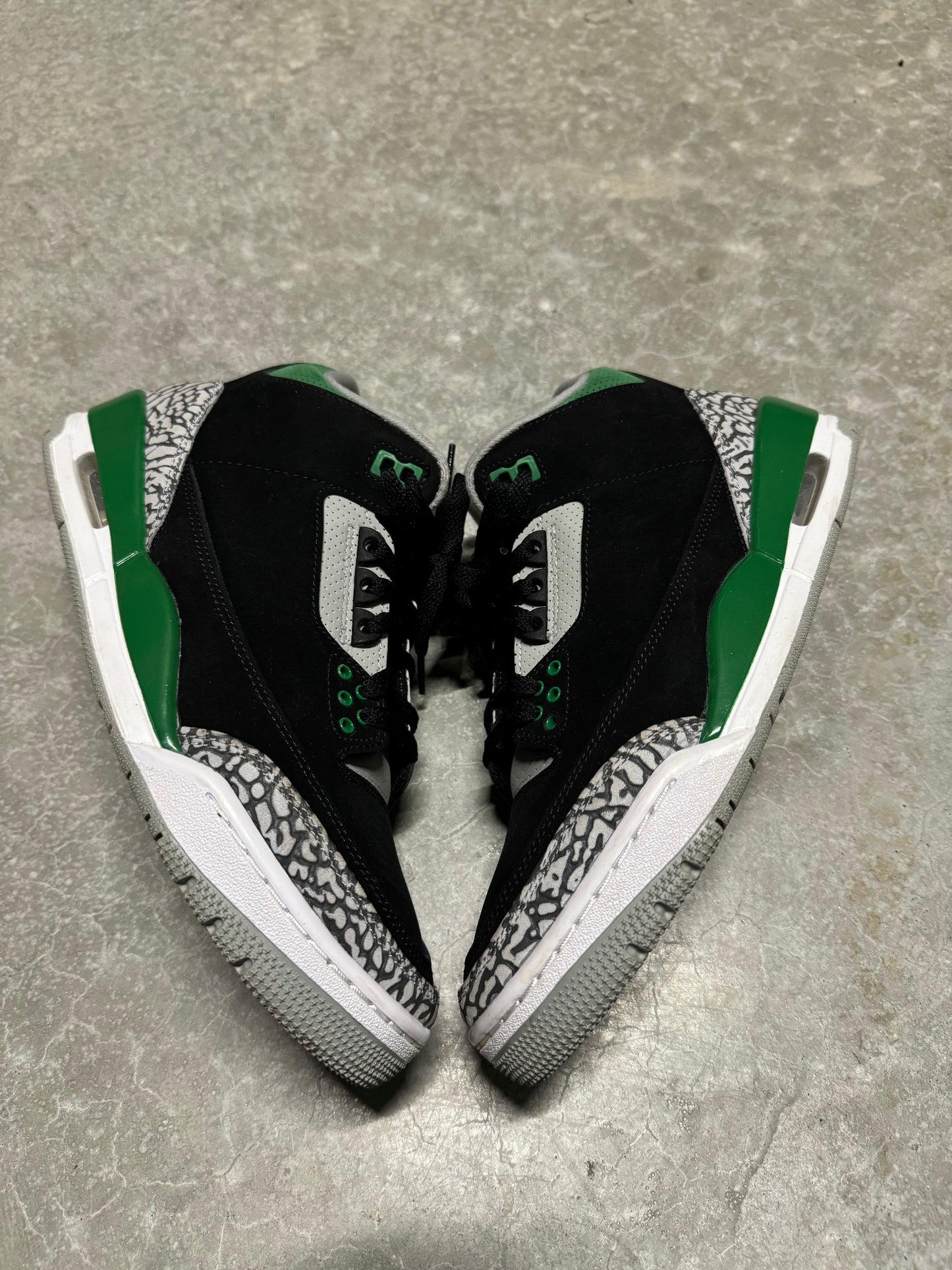 JORDAN 3 “ Pine Green “