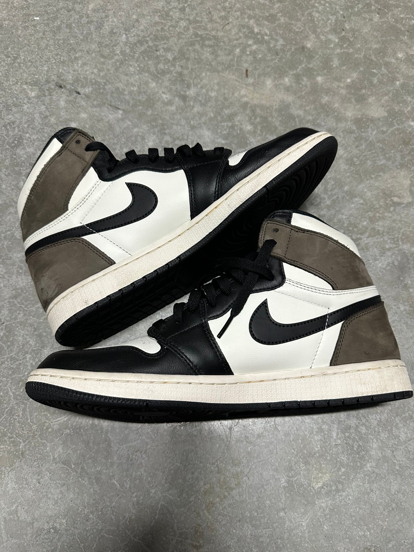 JORDAN 1 “ mocha “