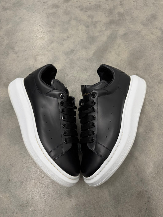 ALEXANDER MCQUEEN OVERSIZED SNEAKER “ Black “