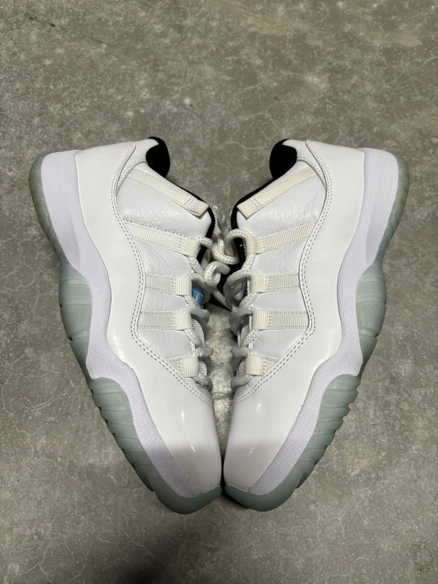 JORDAN 11 LOW “ legend blue “