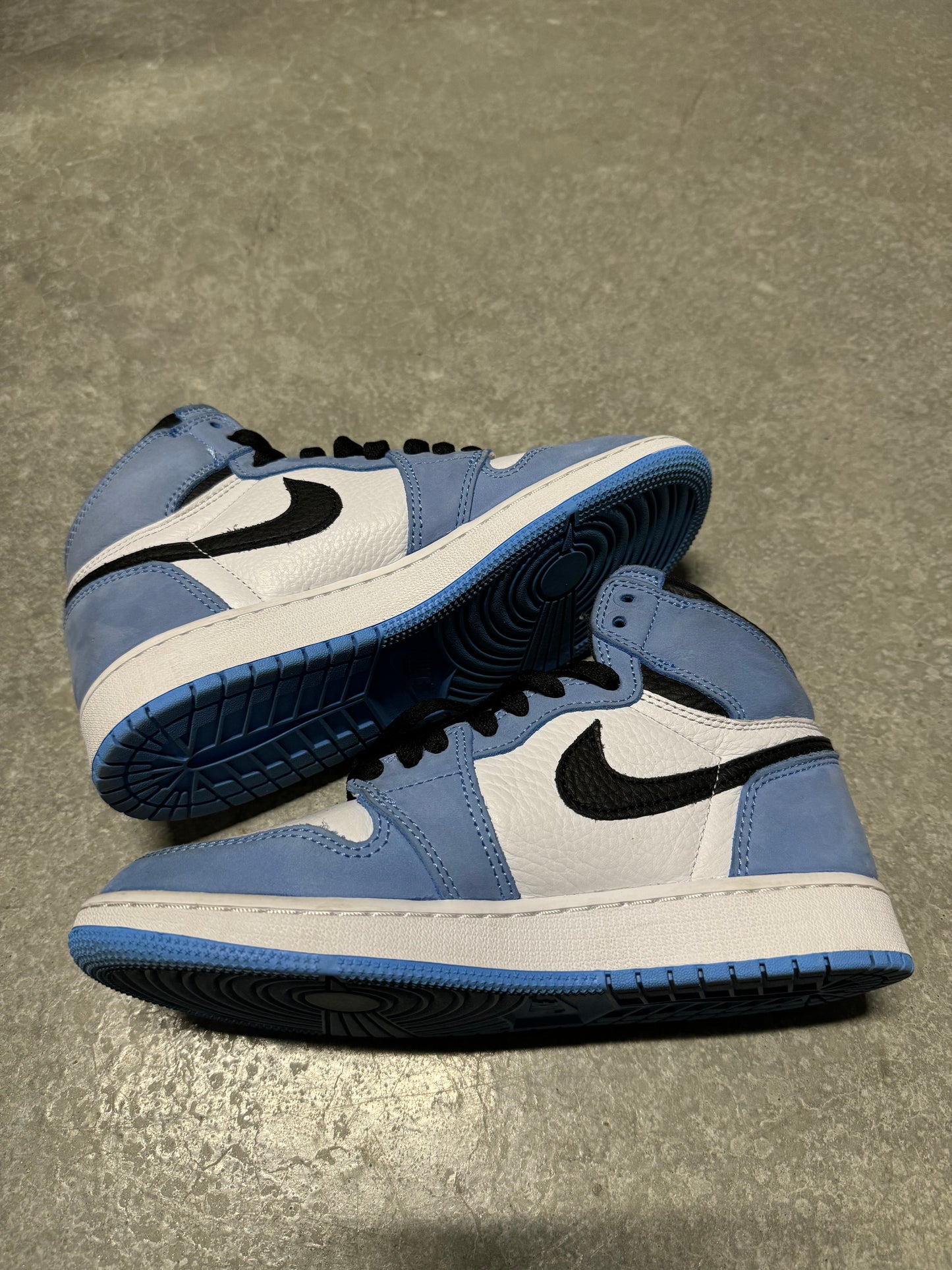 JORDAN 1 “ University Blue “