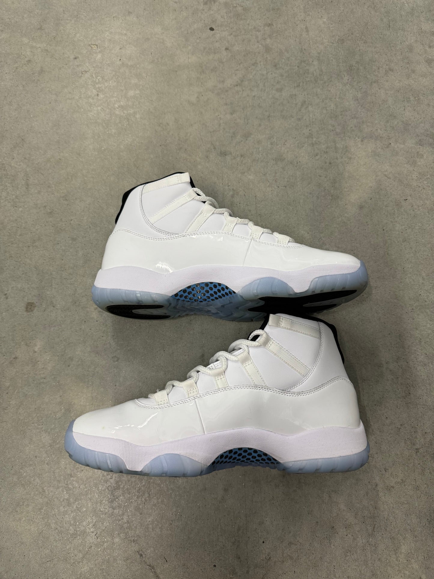 JORDAN 11 “ Legend Blue “
