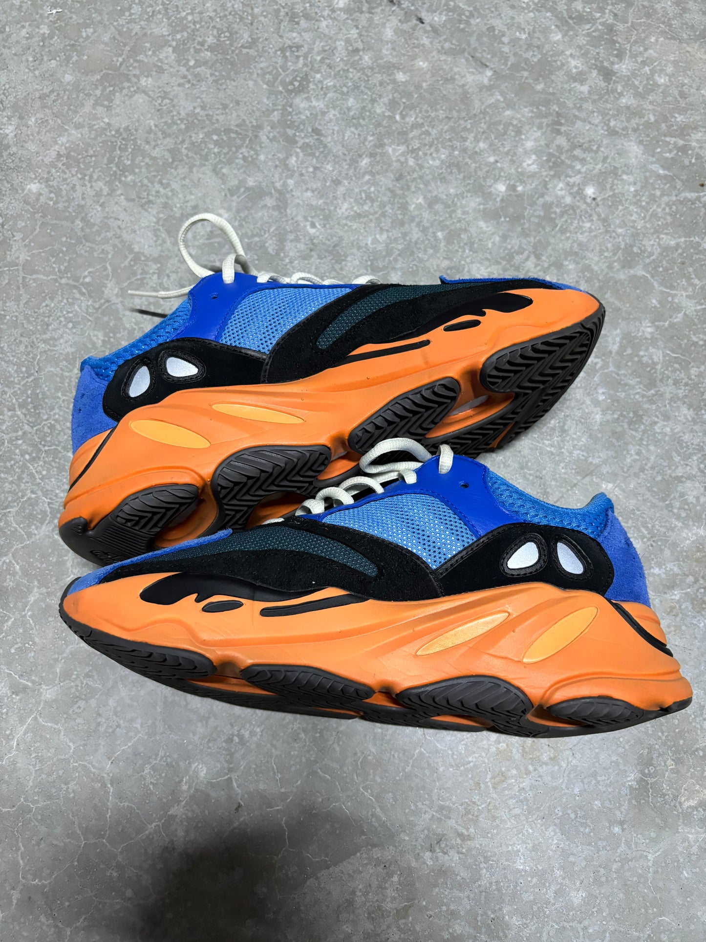 YEEZY 700 “ bright blue “