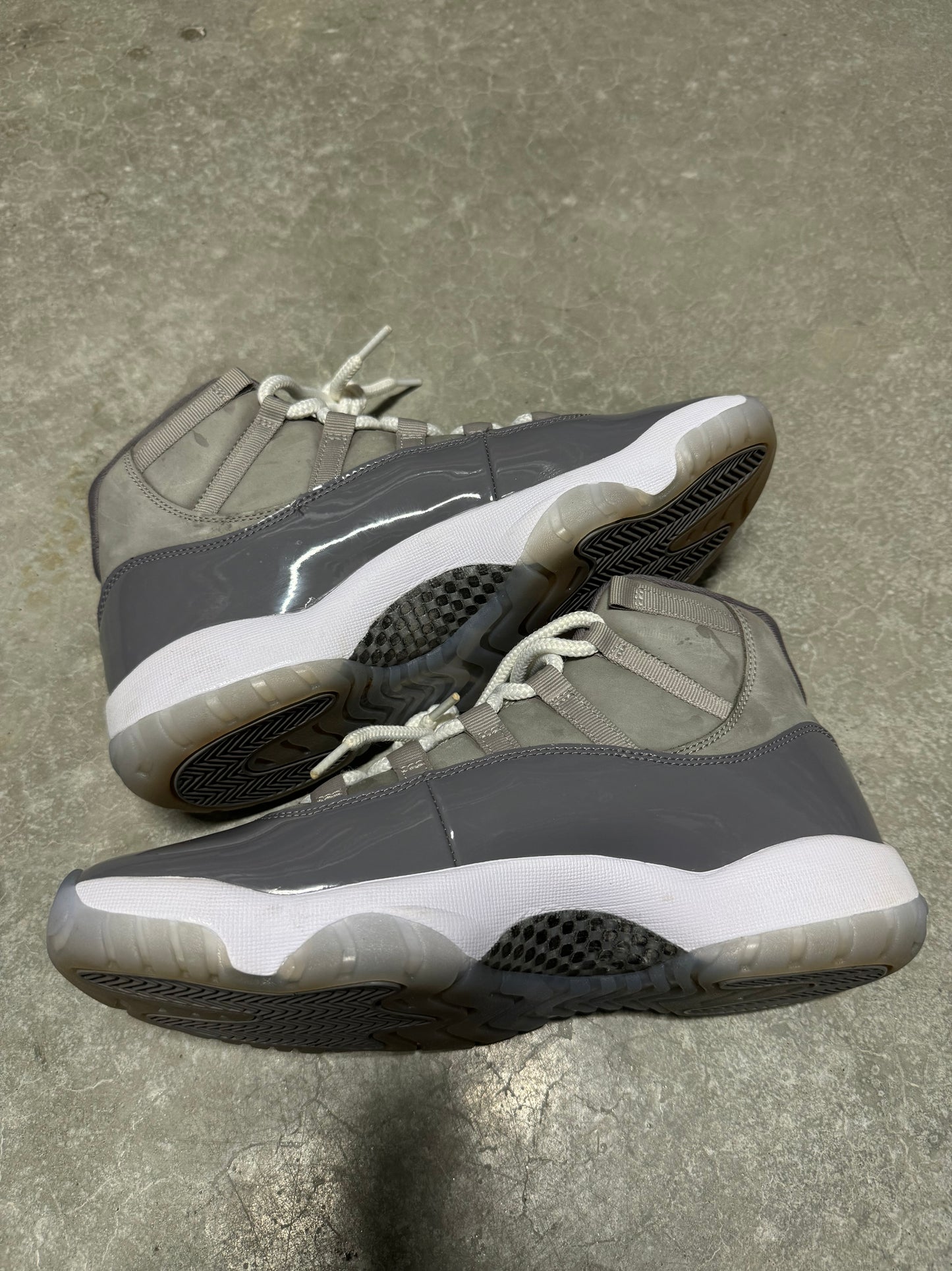 JORDAN 11 “ Cool Grey “