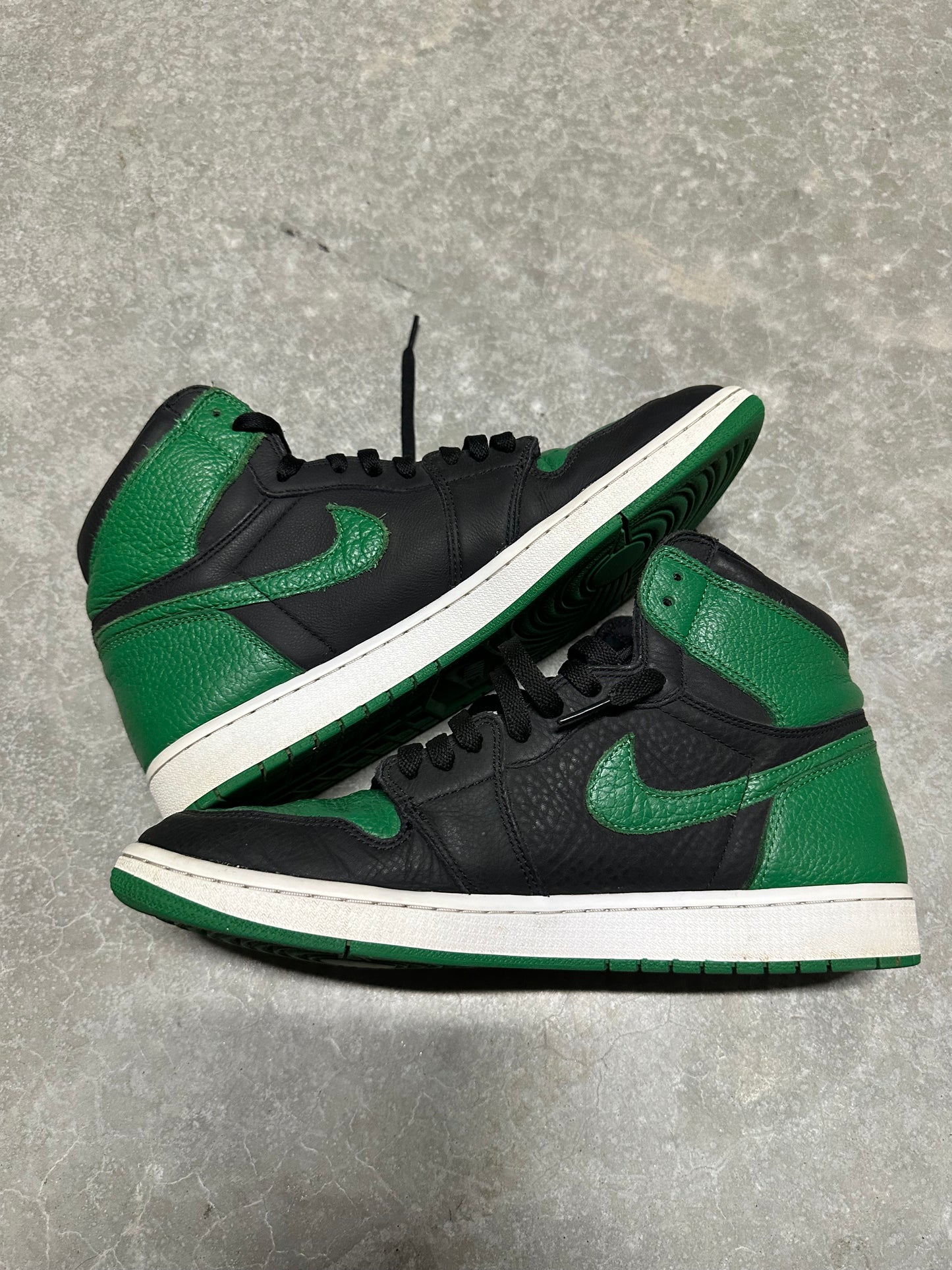 JORDAN 1 “ pine green 2.0 “