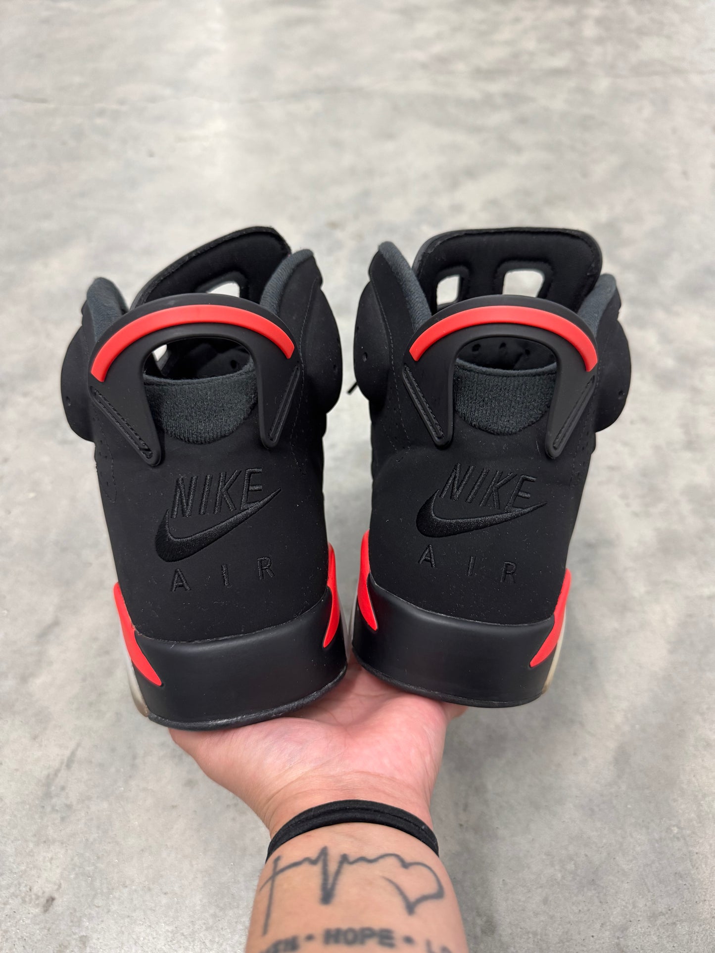 JORDAN 6 “ Infrared “