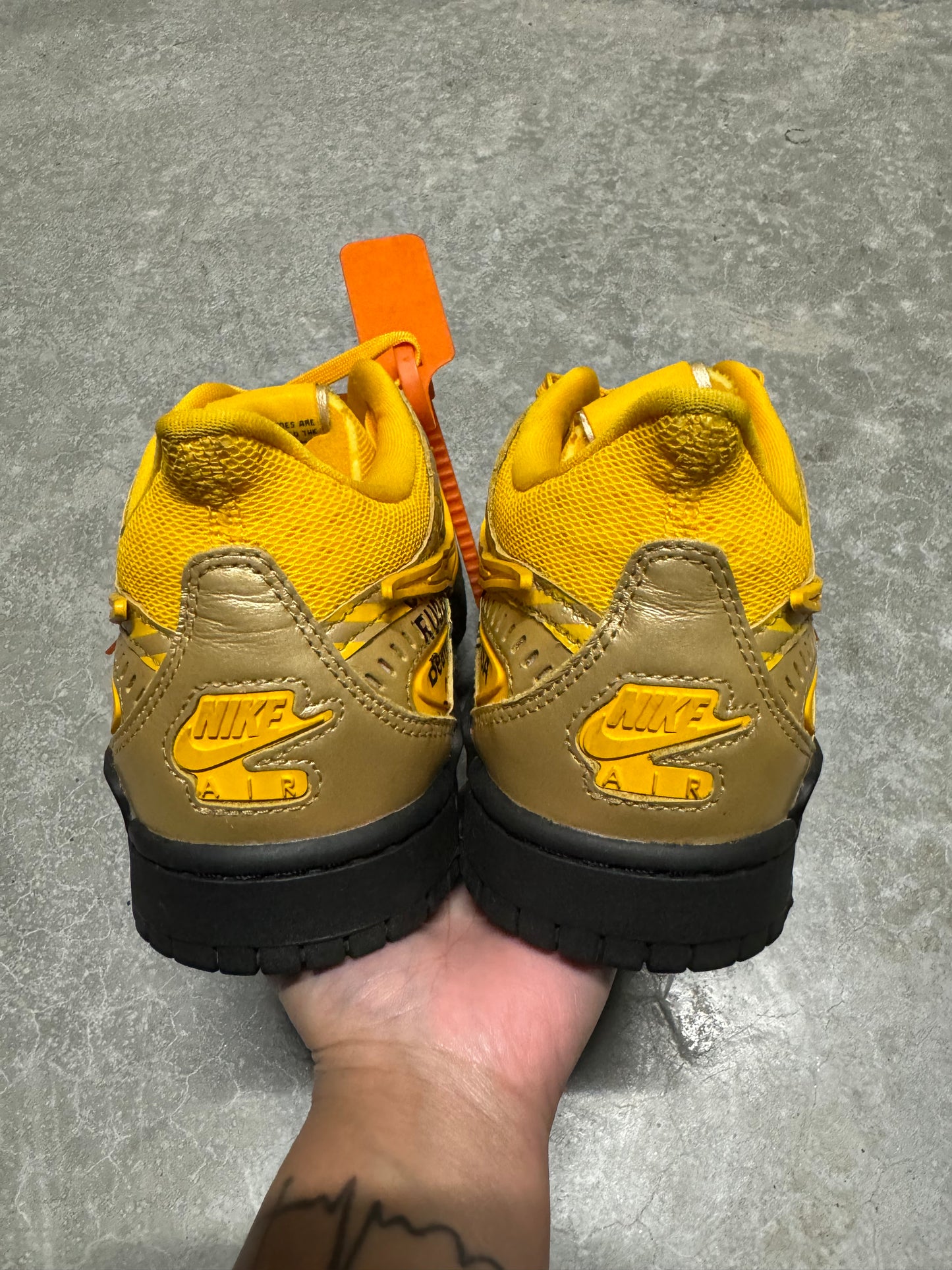 OFF WHITE RUBBER DUNK “ University Gold “