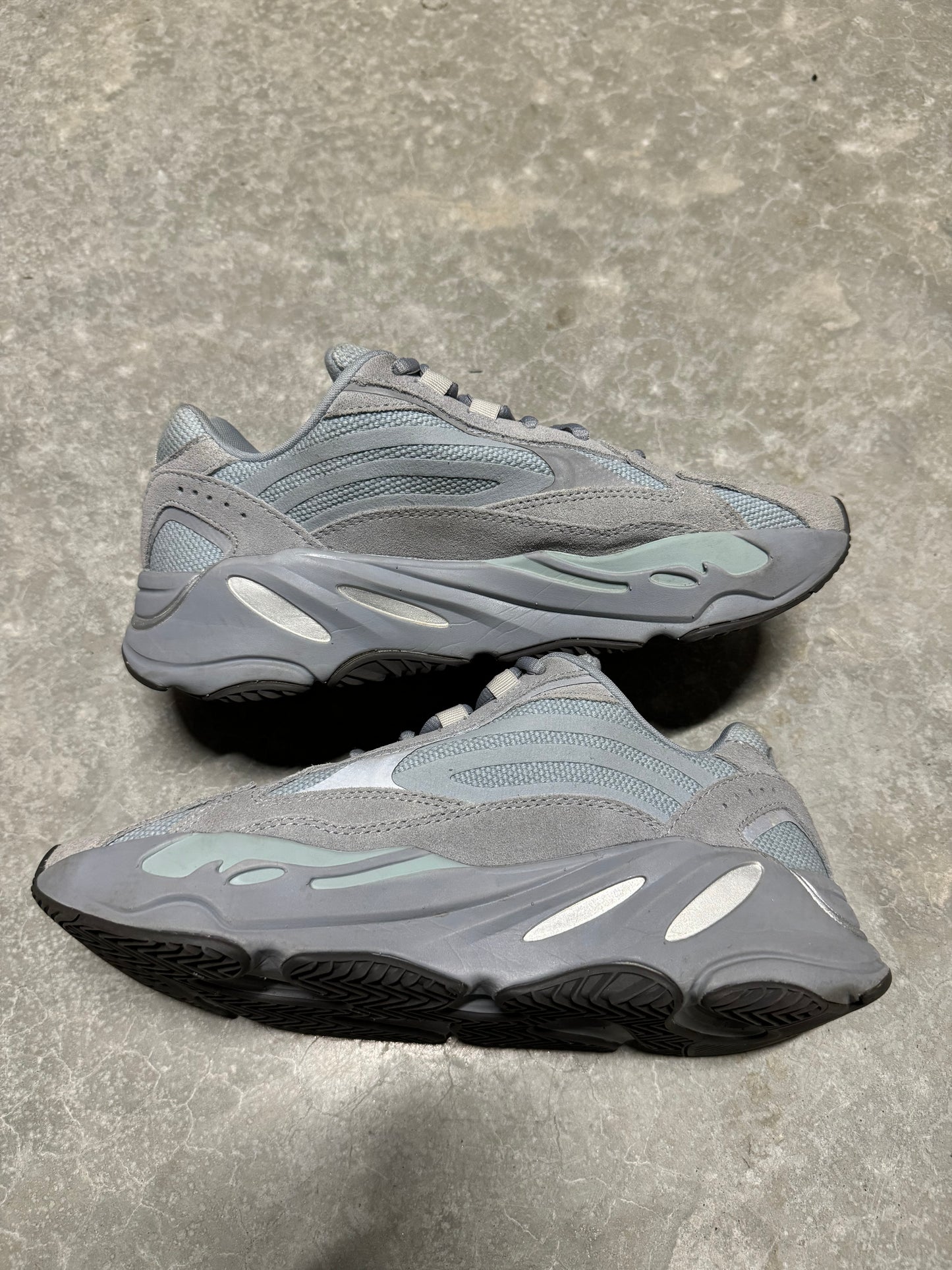 YEEZY 700 “ Hospital Blue “