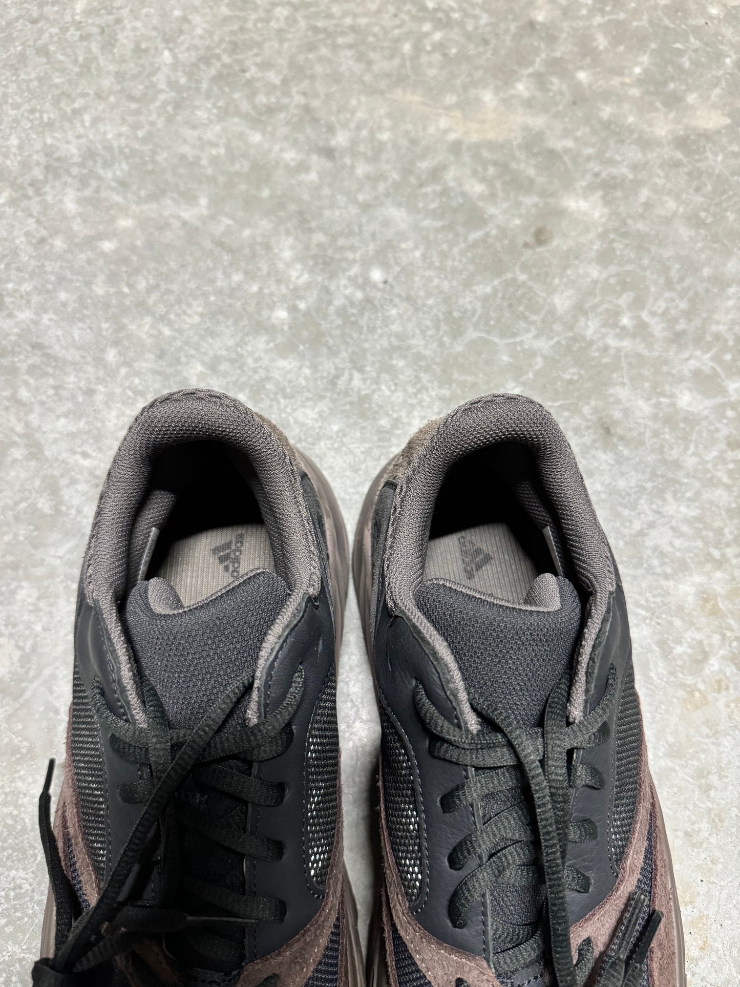 YEEZY 700 “ Mauve “