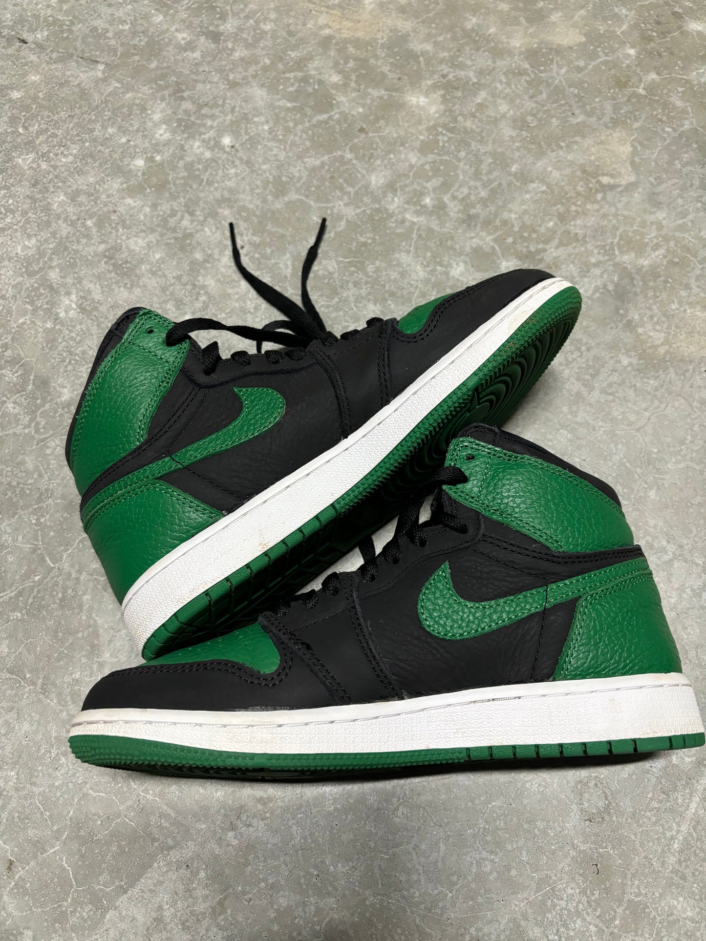 JORDAN 1 “ Pine green 2.0 “