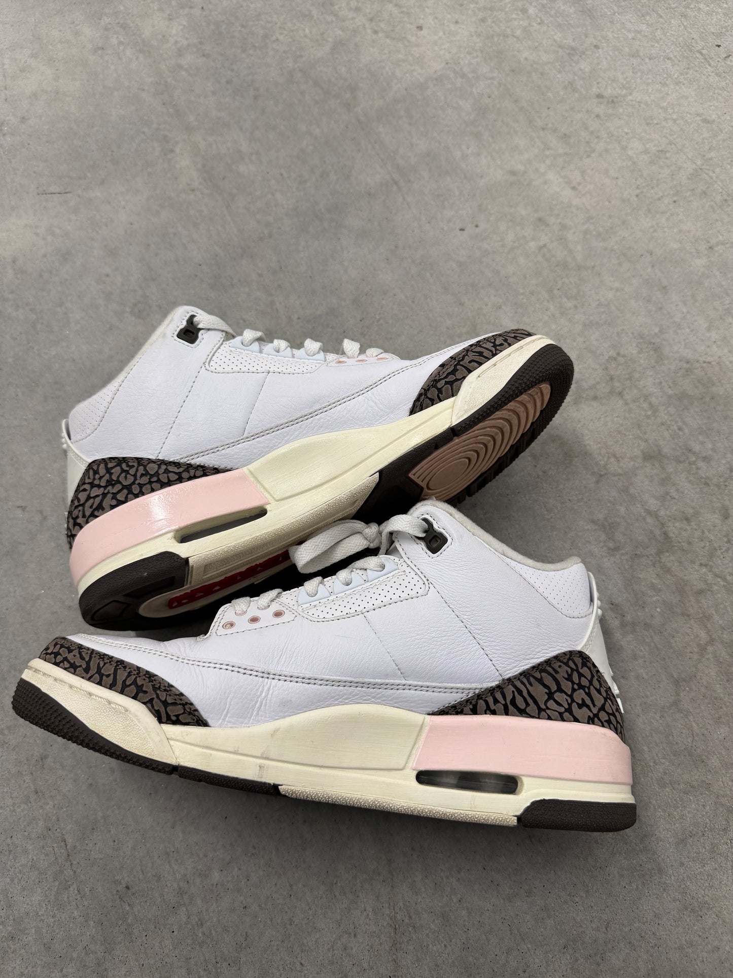 JORDAN 3 “ Neapolitan “