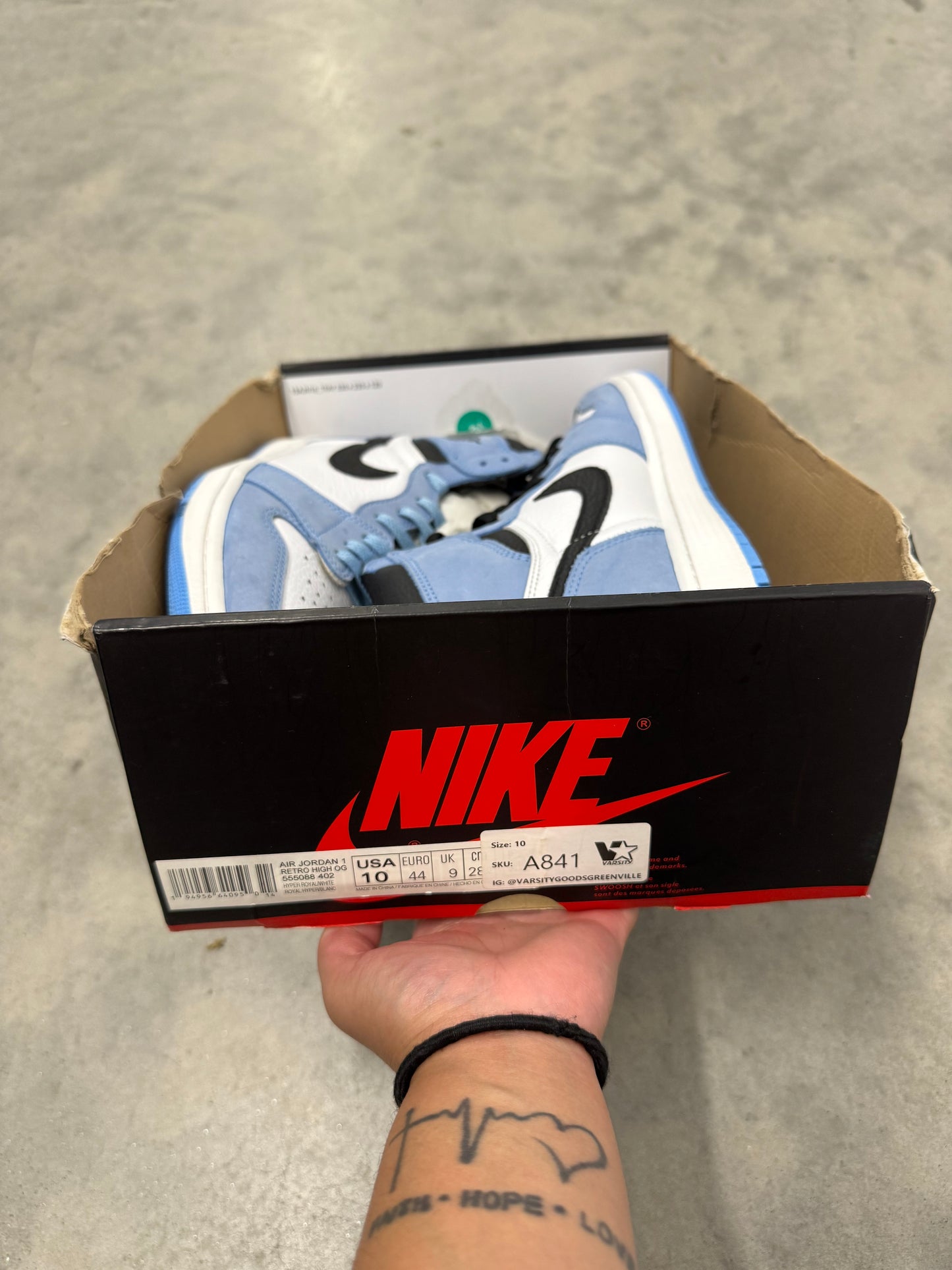 JORDAN 1 “ University Blue “