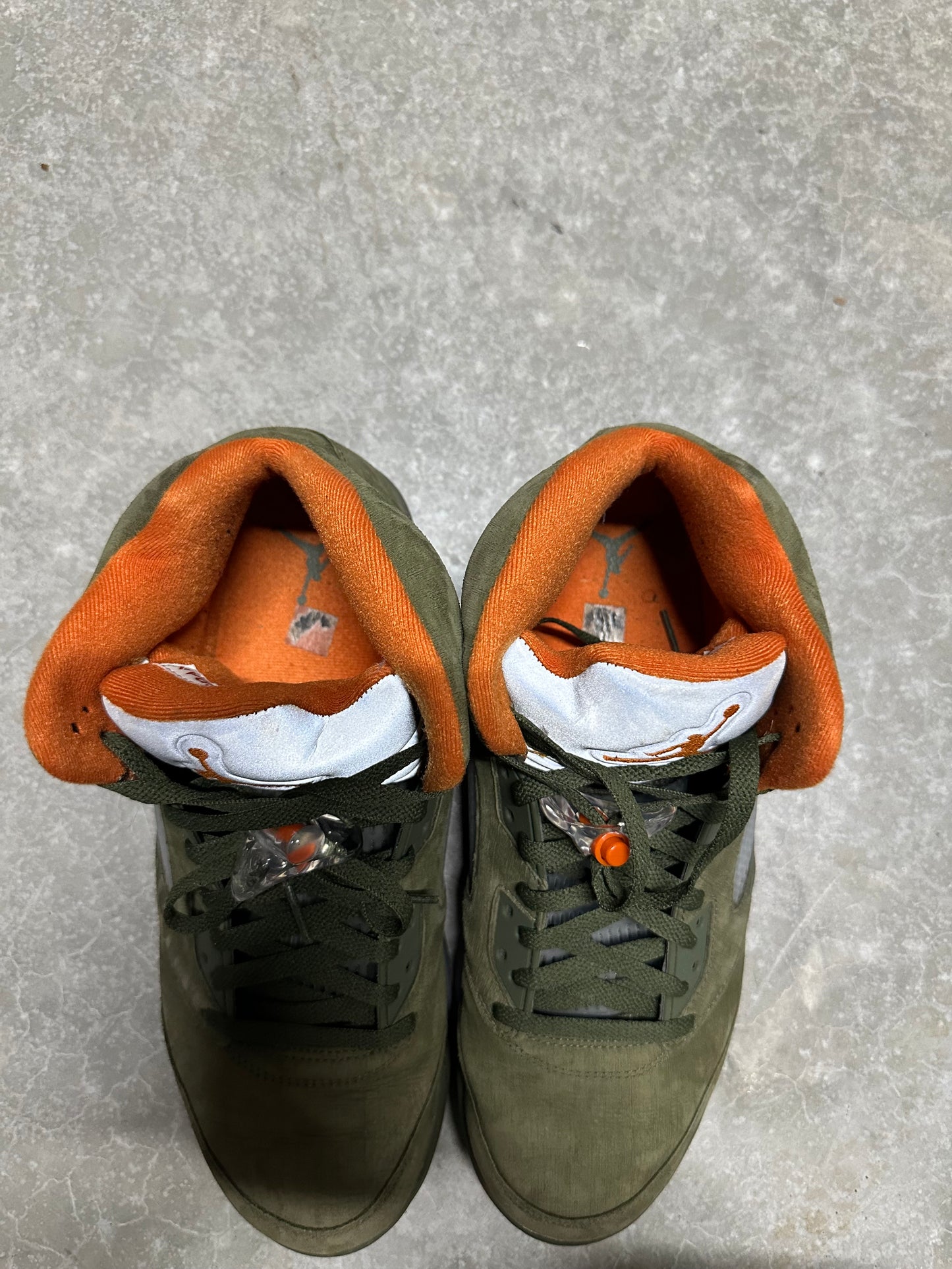 JORDAN 5 “ olive “