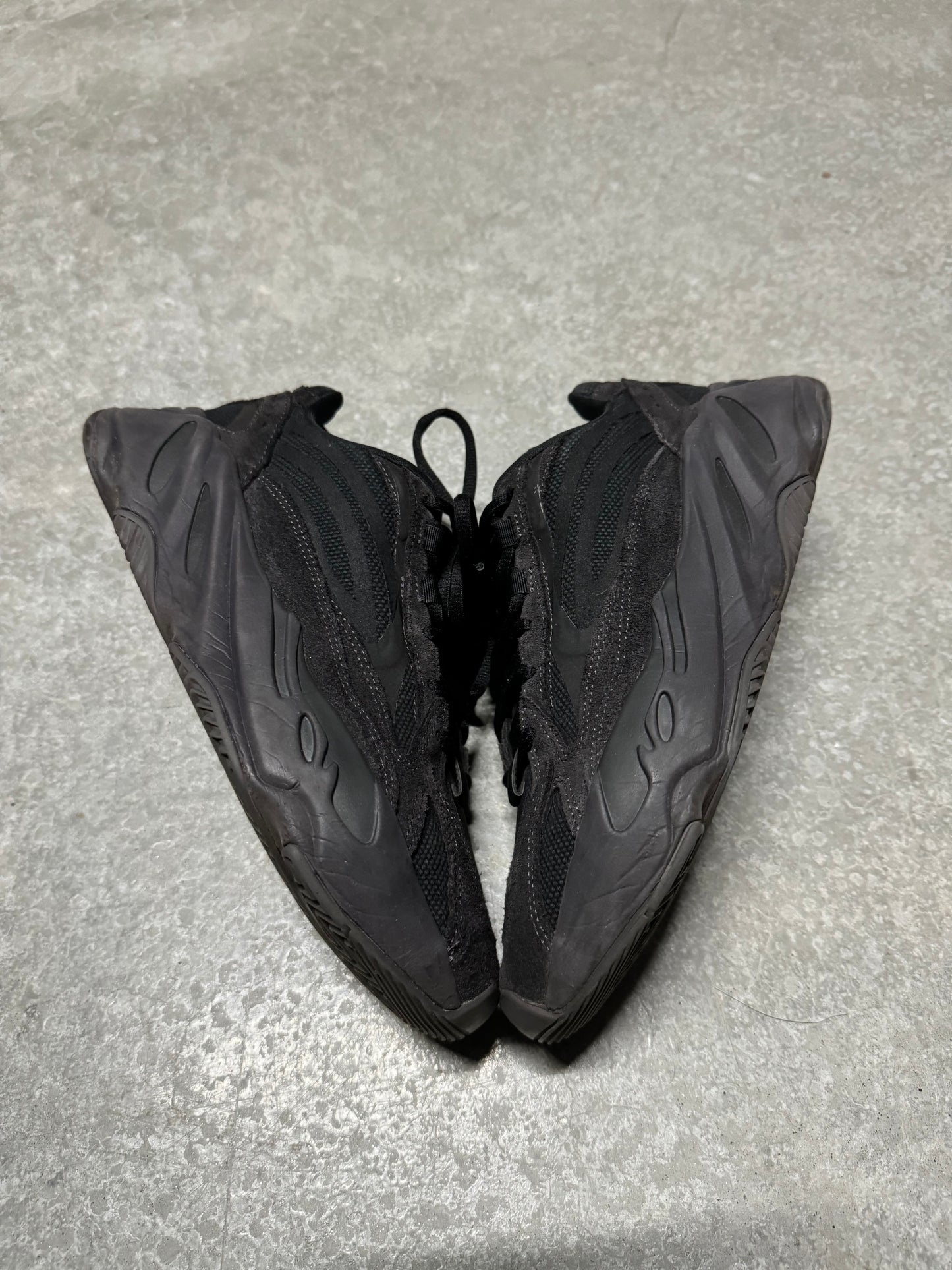 YEEZY 700 “ vanta “