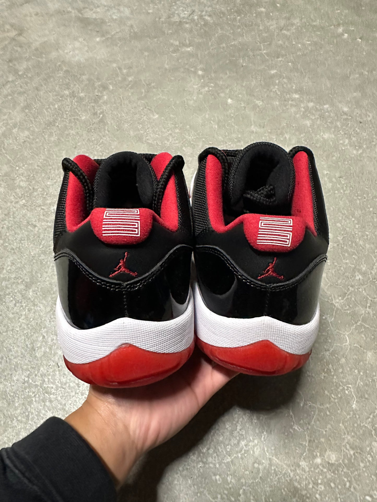 JORDAN 11 LOW “ bred “