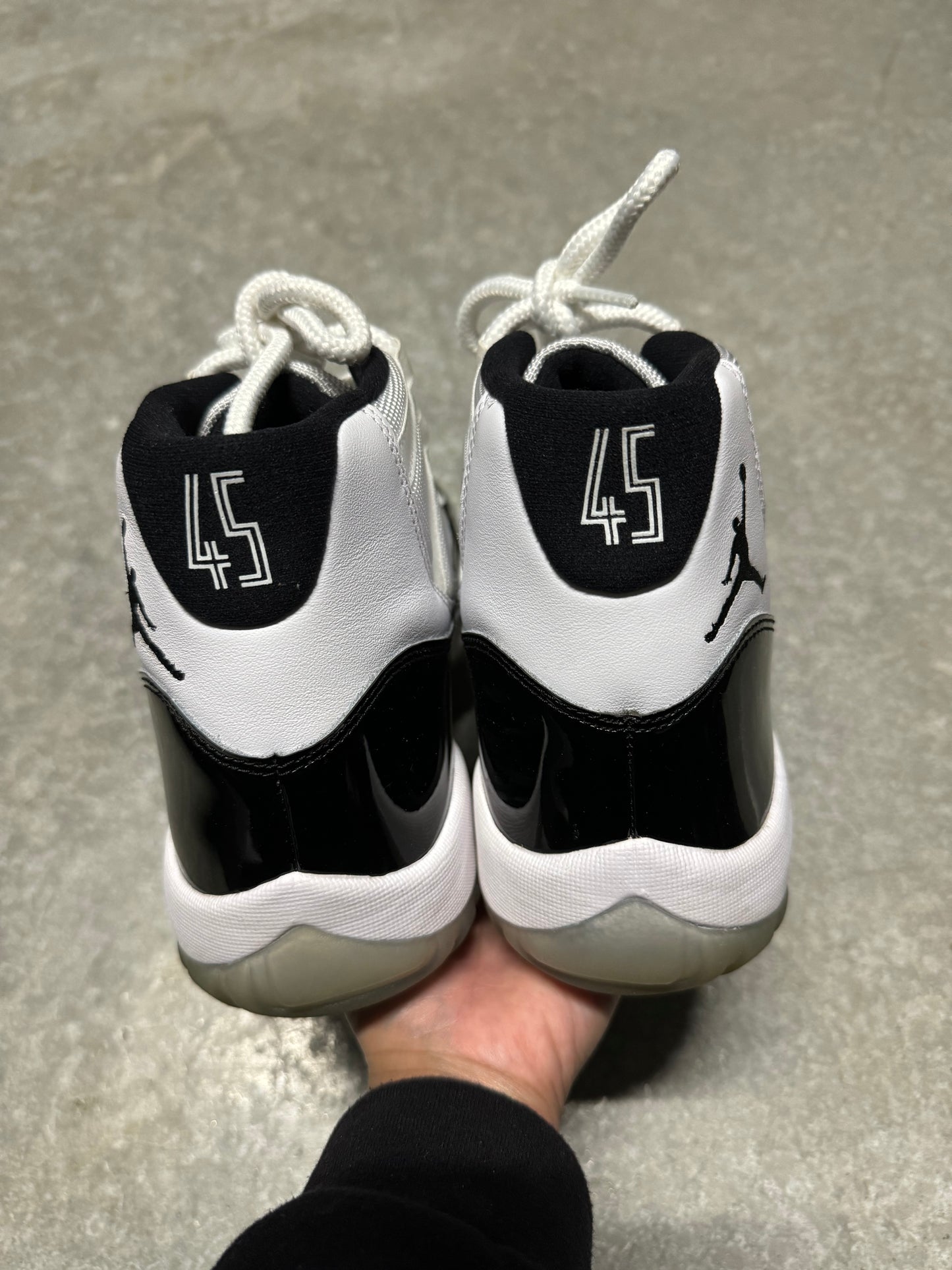 JORDAN 11 “ concord “