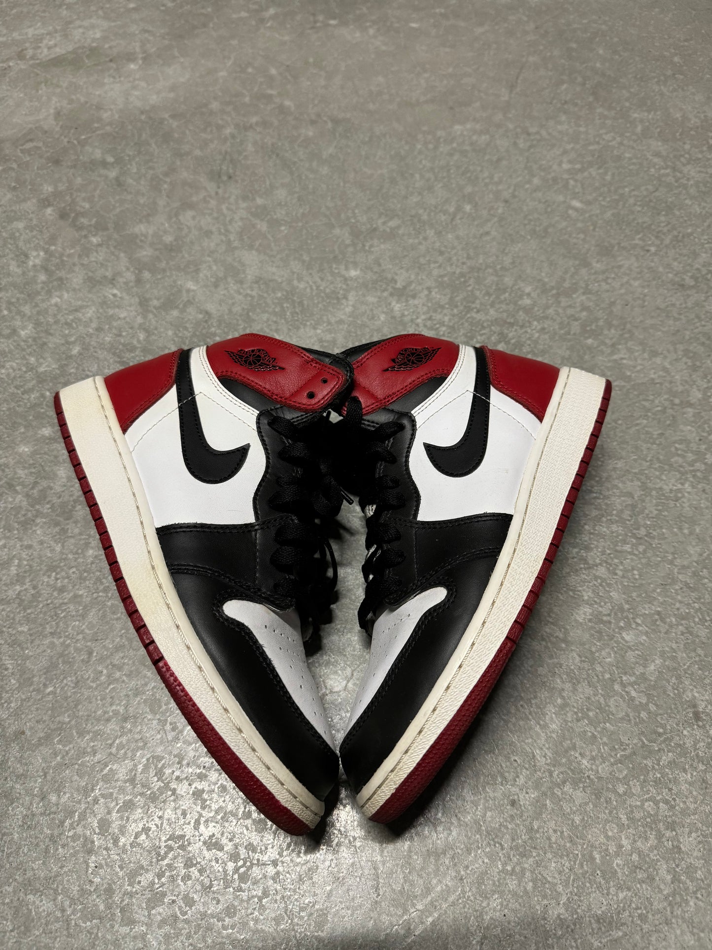 JORDAN 1 “ Black Toe “