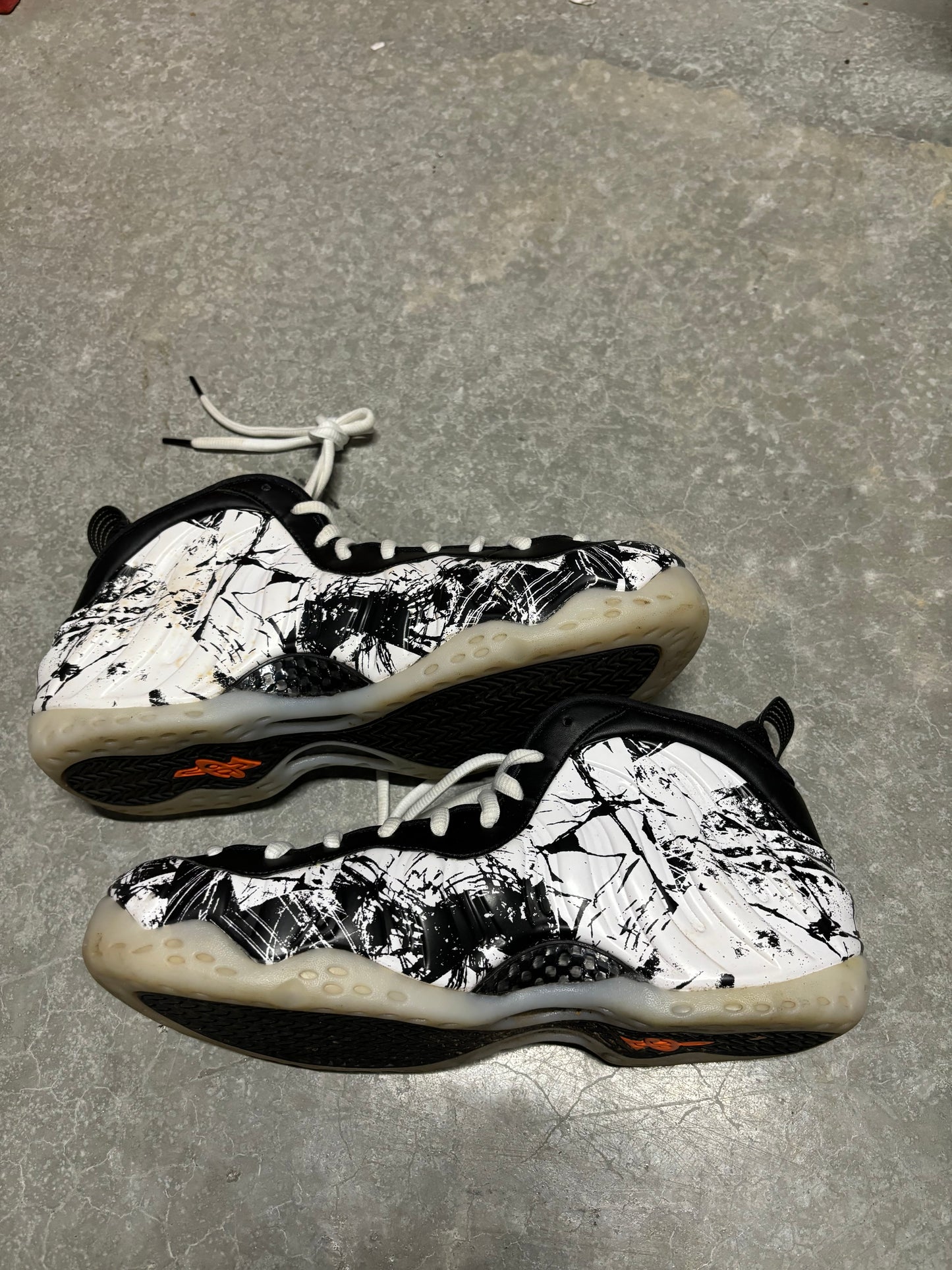 AIR FOAMPOSITE “ shattered backboard “