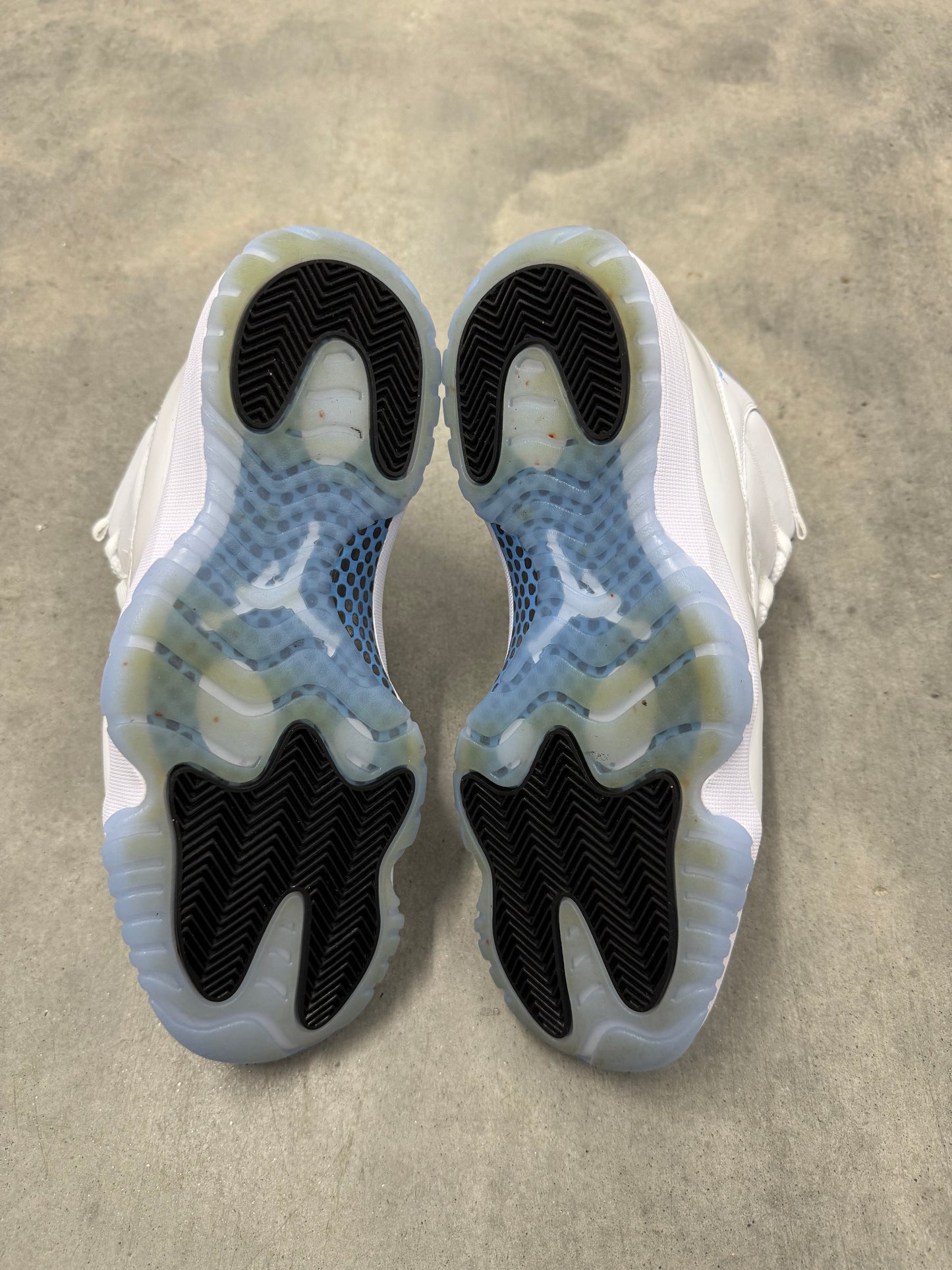 JORDAN 11 “ Legend Blue “