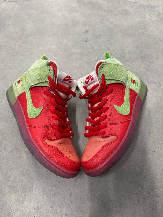 NIKE DUNK HIGH SB “ Strawberry Cough “