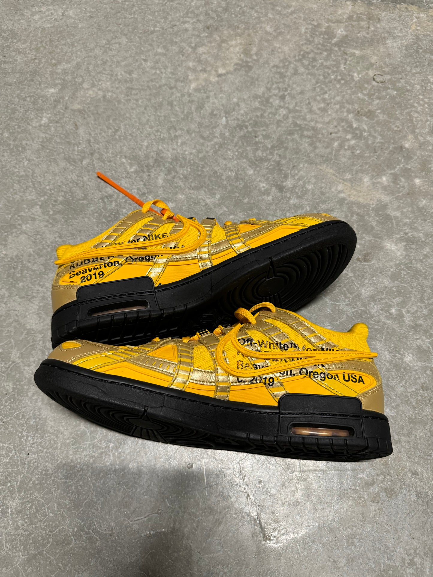 OFF WHITE RUBBER DUNK “ University Gold “