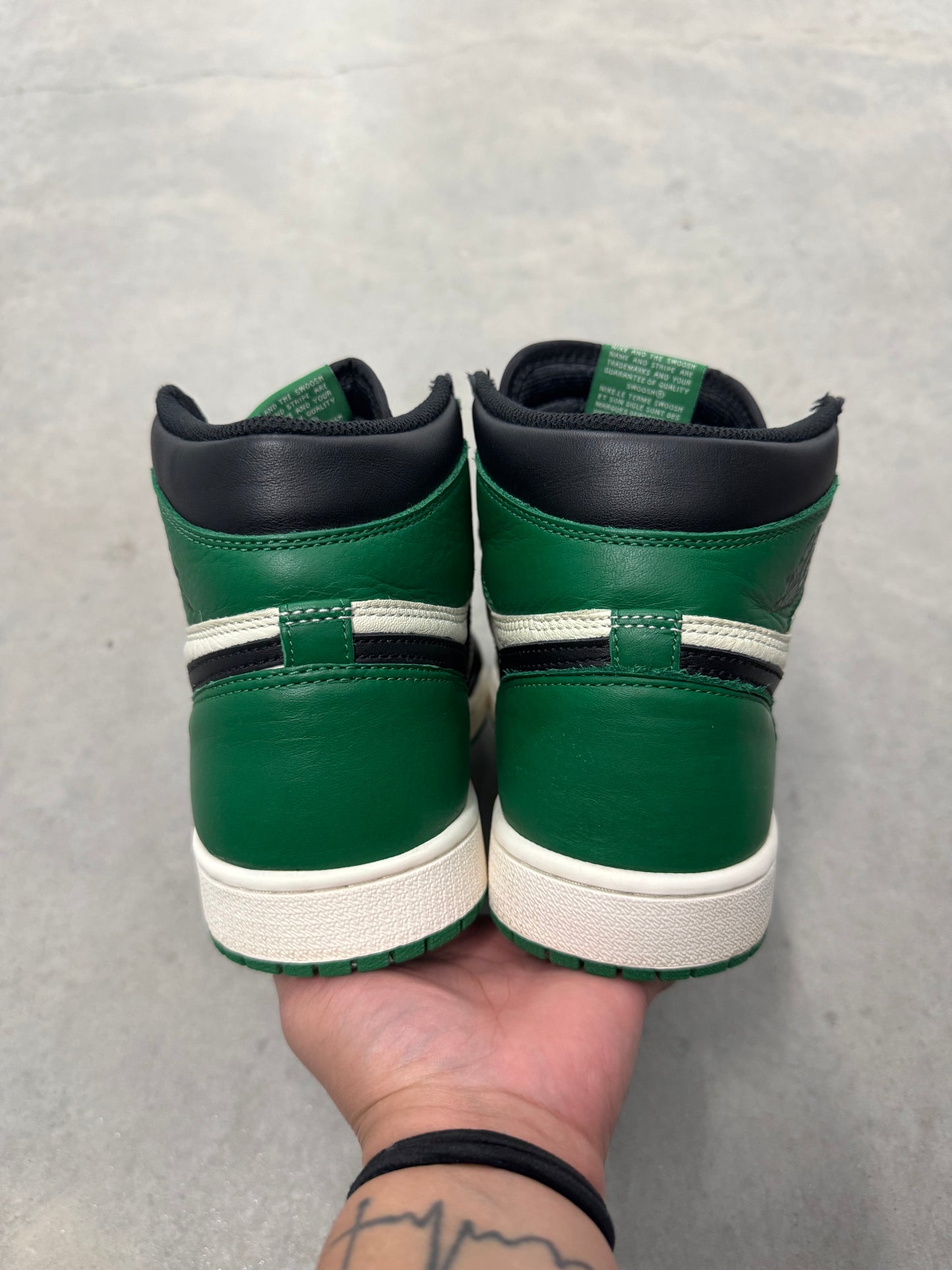 JORDAN 1 “ Pine Green “ ( 2018 )