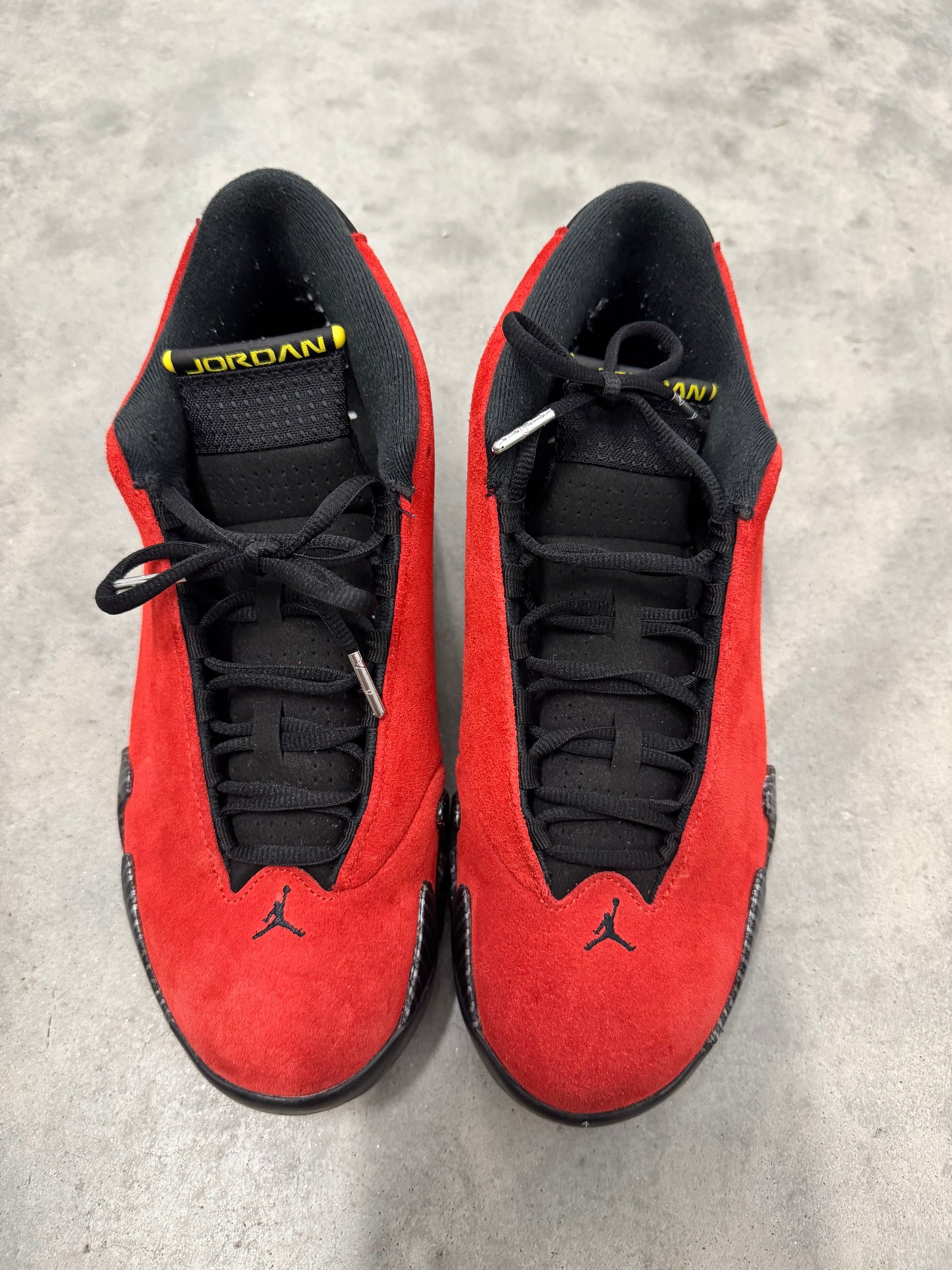 JORDAN 4 “ Ferrari “