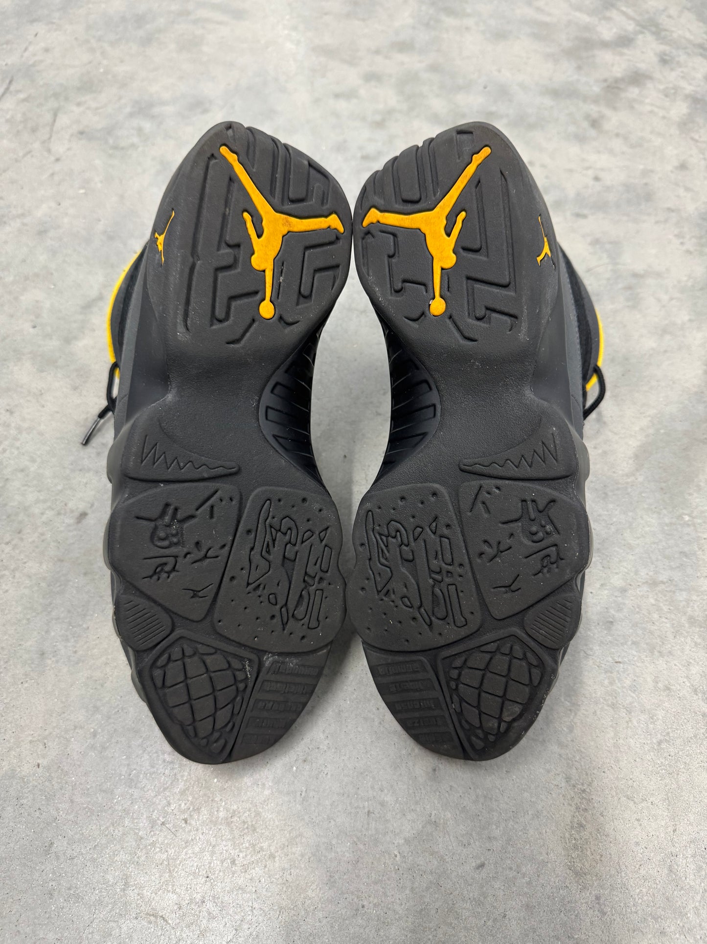 JORDAN 9 “ Dark Charcoal University Gold “