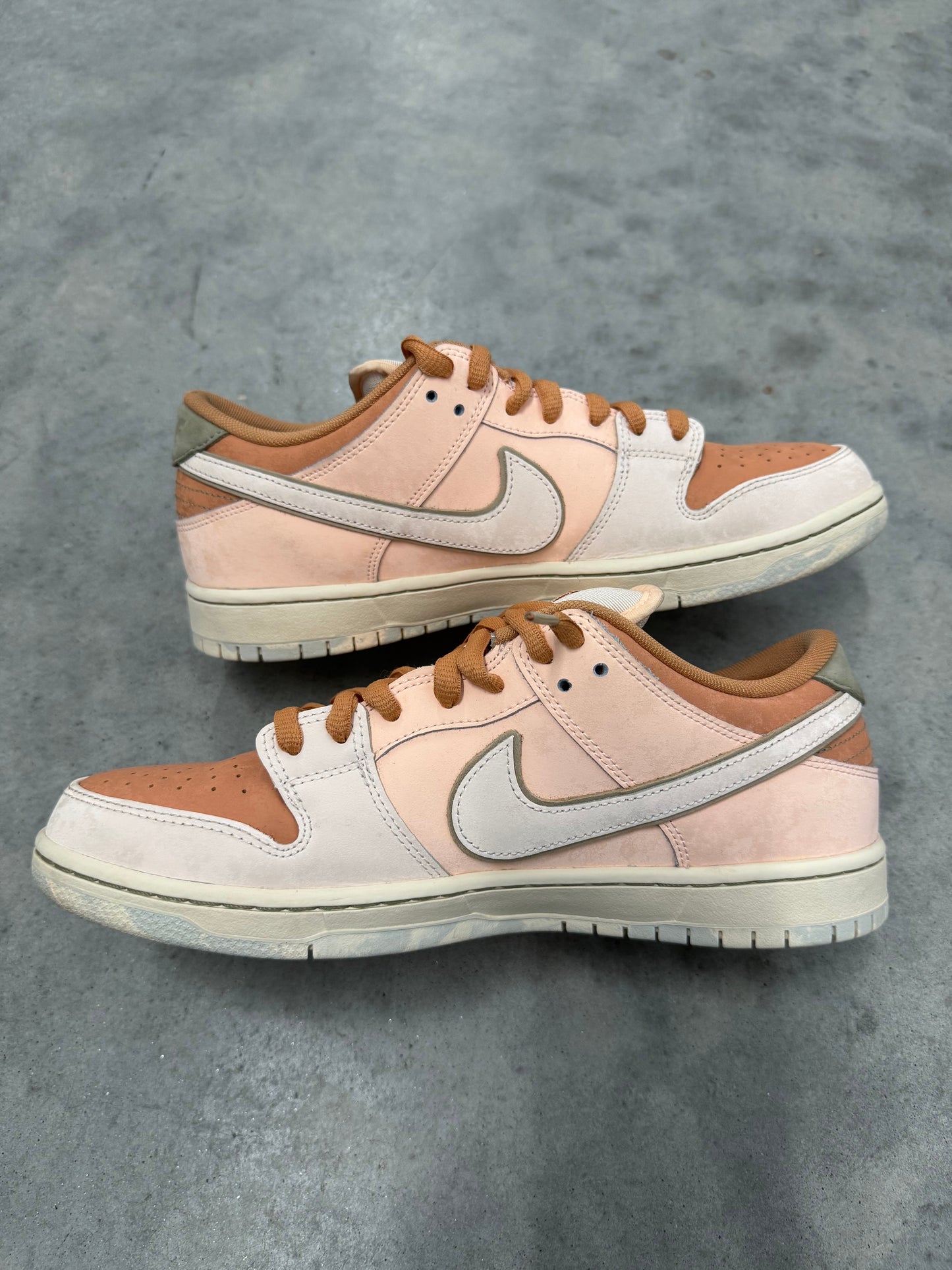 NIKE DUNK LOW SB “ Trocadéro Gardens “