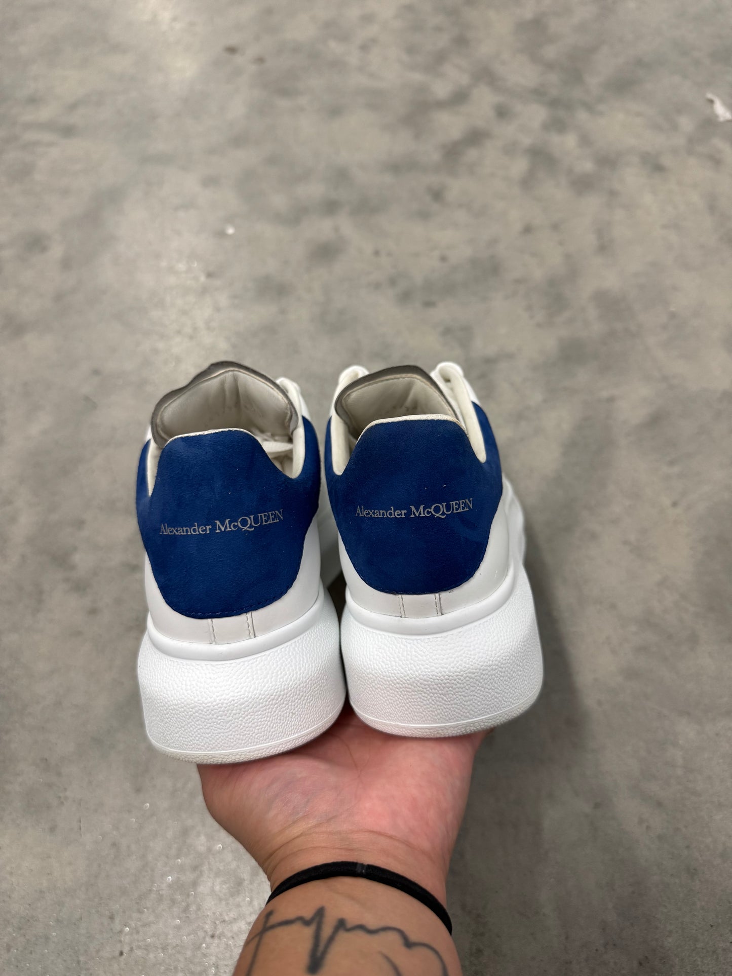 ALEXANDER MCQUEEN OVERSIZED SNEAKER “ White Paris Blue “